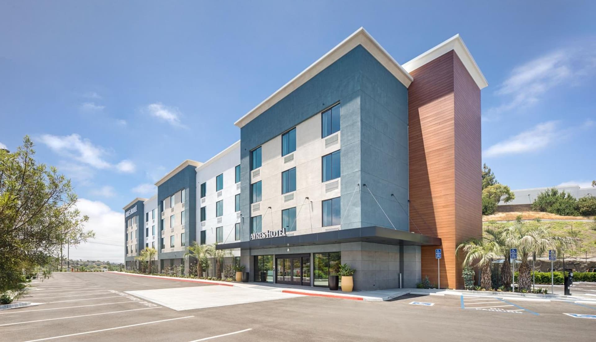 Ayres Hotel Vista Carlsbad gallery photo in Vista, CA — image 48