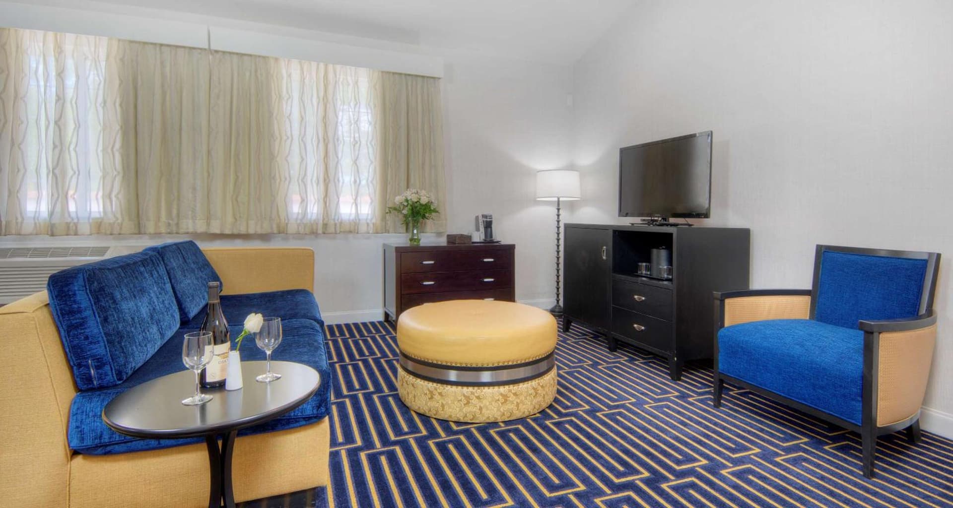 Best Western Plus Palm Court Hotel gallery photo in Davis, CA — image 32