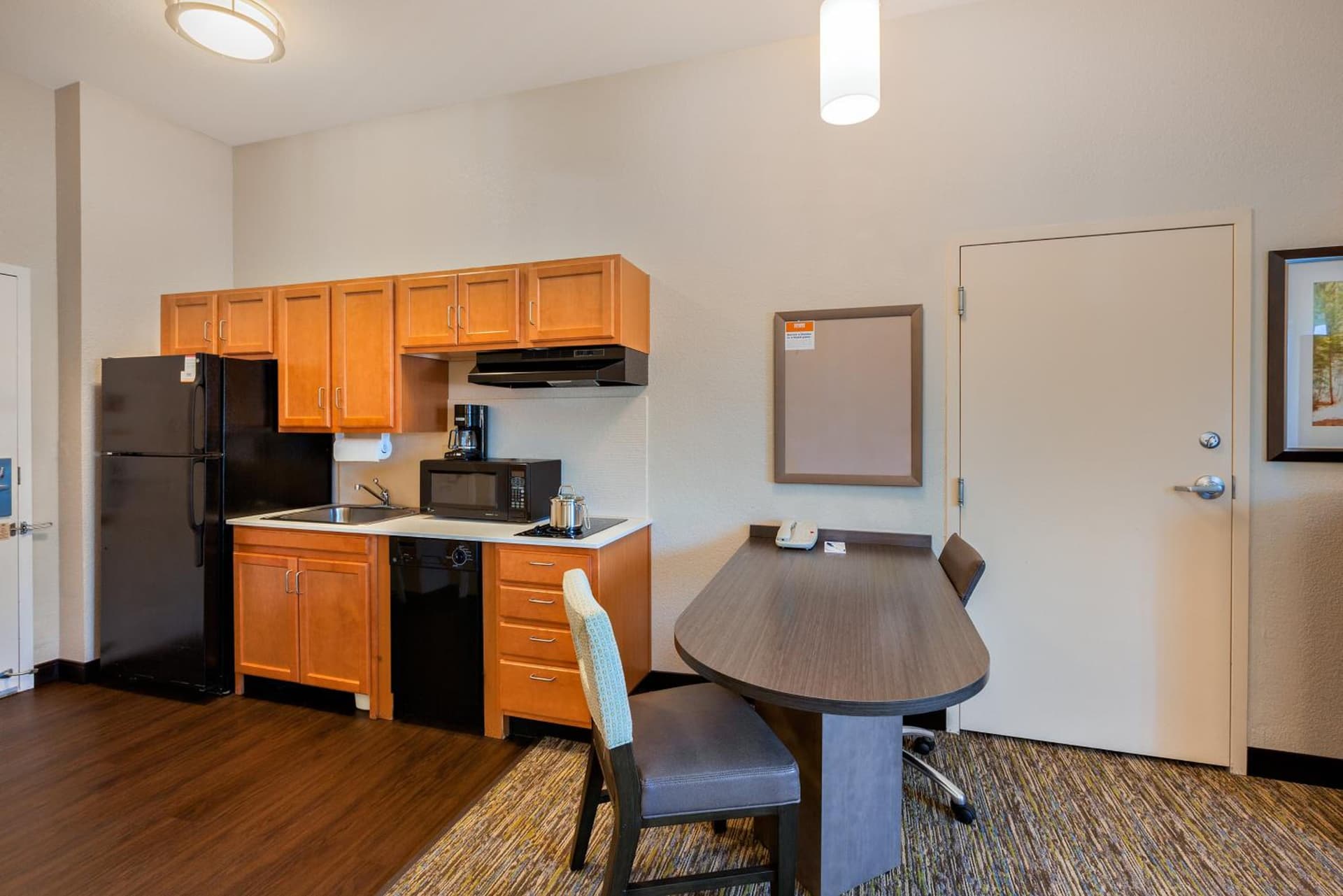 Candlewood Suites Medford by IHG gallery photo in Medford, OR — image 10