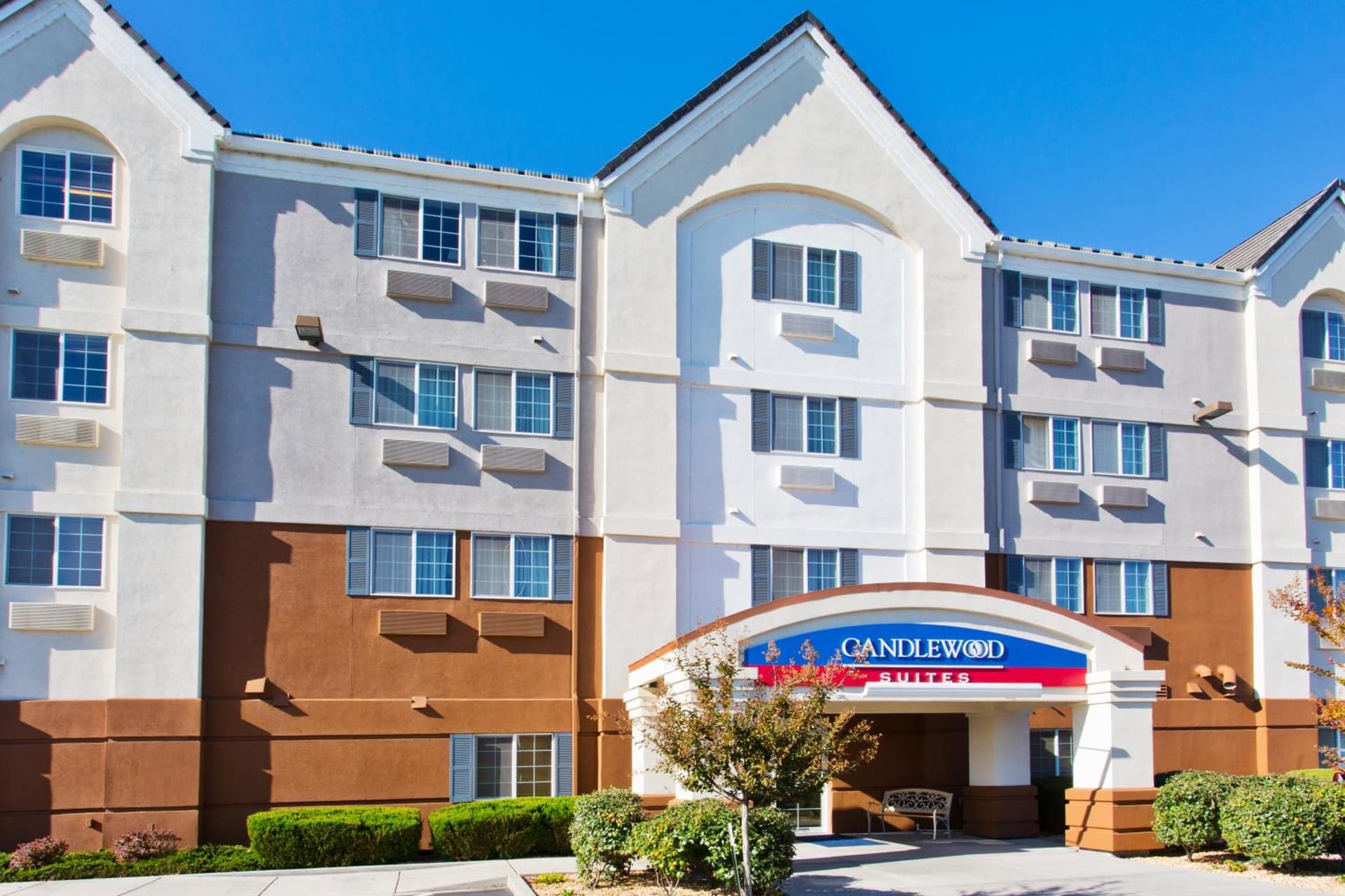 Candlewood Suites Medford by IHG exterior or lobby in Medford, OR — main listing photo