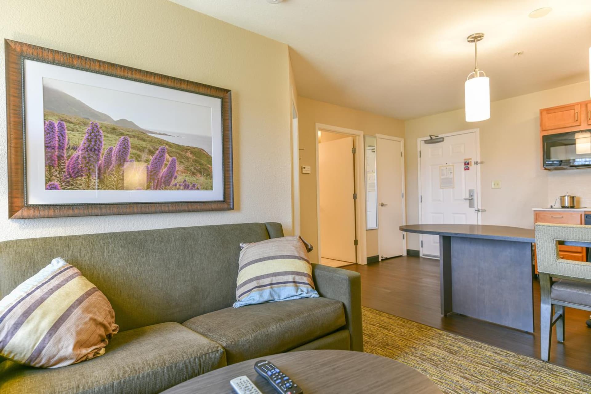 Candlewood Suites Medford by IHG gallery photo in Medford, OR — image 21
