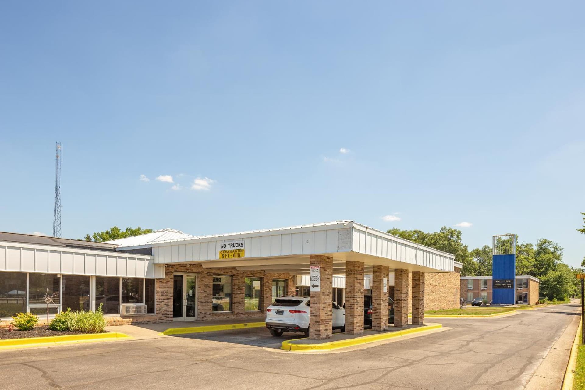 OYO Hotel Mona Lake Muskegon gallery photo in Muskegon, MI — image 15