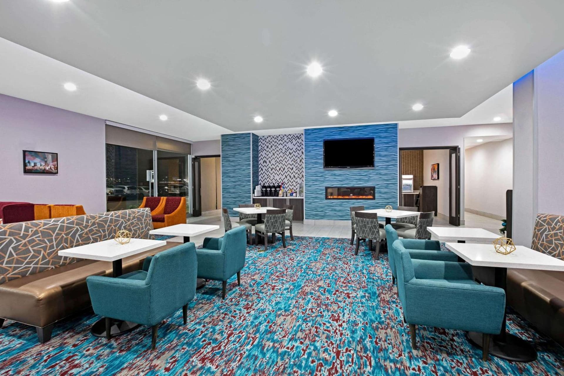La Quinta Inn & Suites by Wyndham DFW West-Glade Parks gallery photo in Euless, TX — image 25
