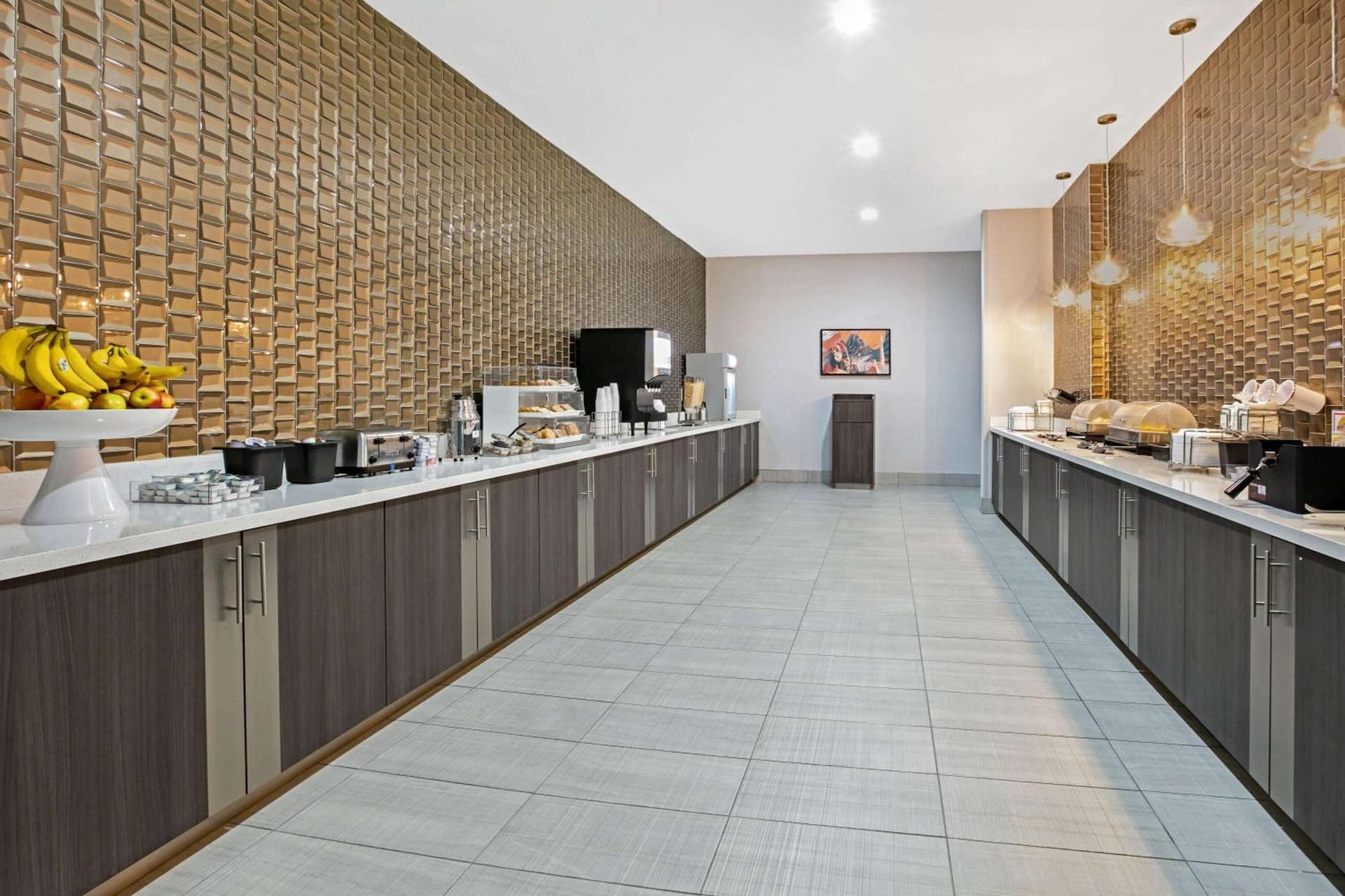 La Quinta Inn & Suites by Wyndham DFW West-Glade Parks gallery photo in Euless, TX — image 11
