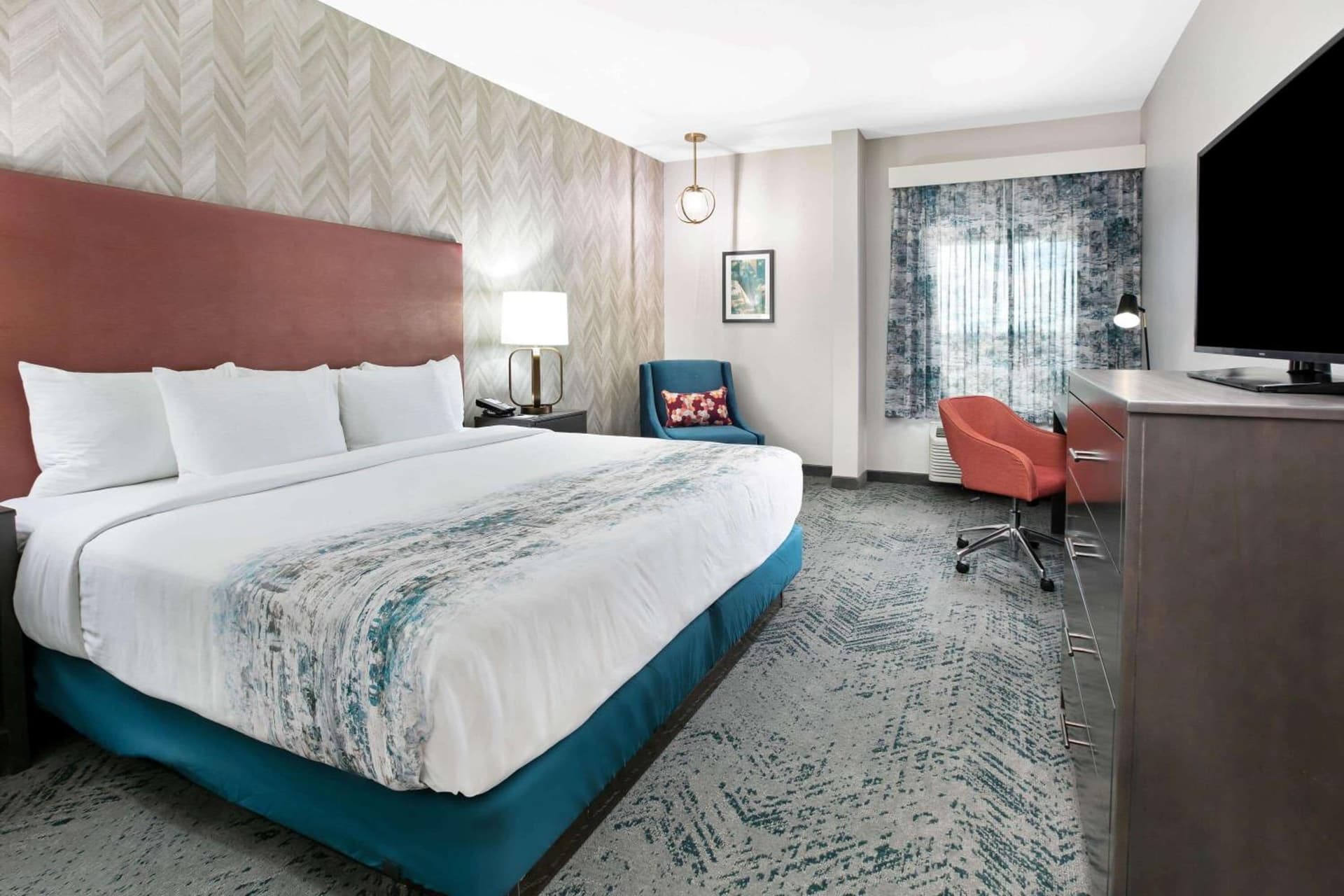 La Quinta Inn & Suites by Wyndham DFW West-Glade Parks gallery photo in Euless, TX — image 36