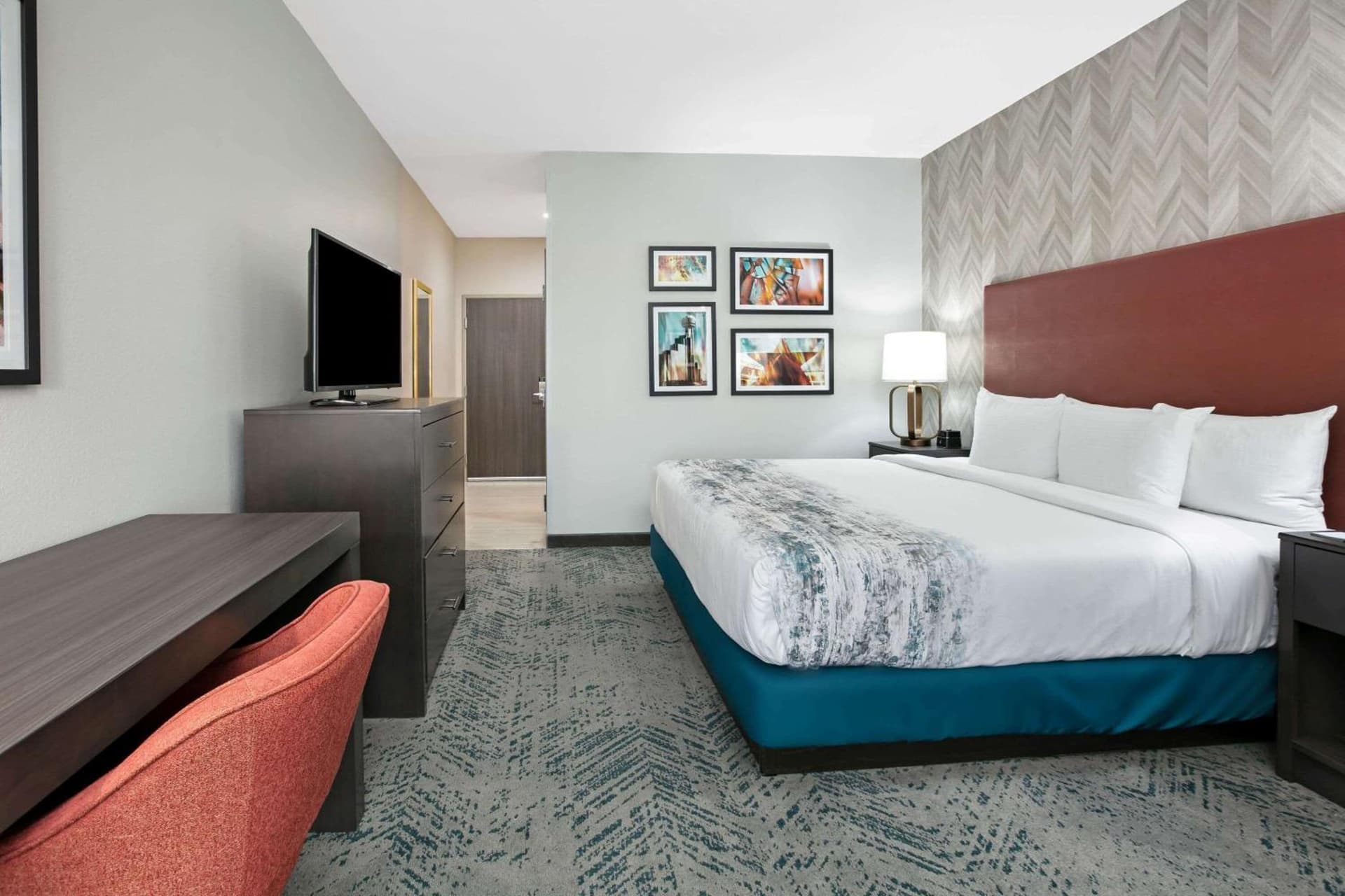La Quinta Inn & Suites by Wyndham DFW West-Glade Parks gallery photo in Euless, TX — image 19