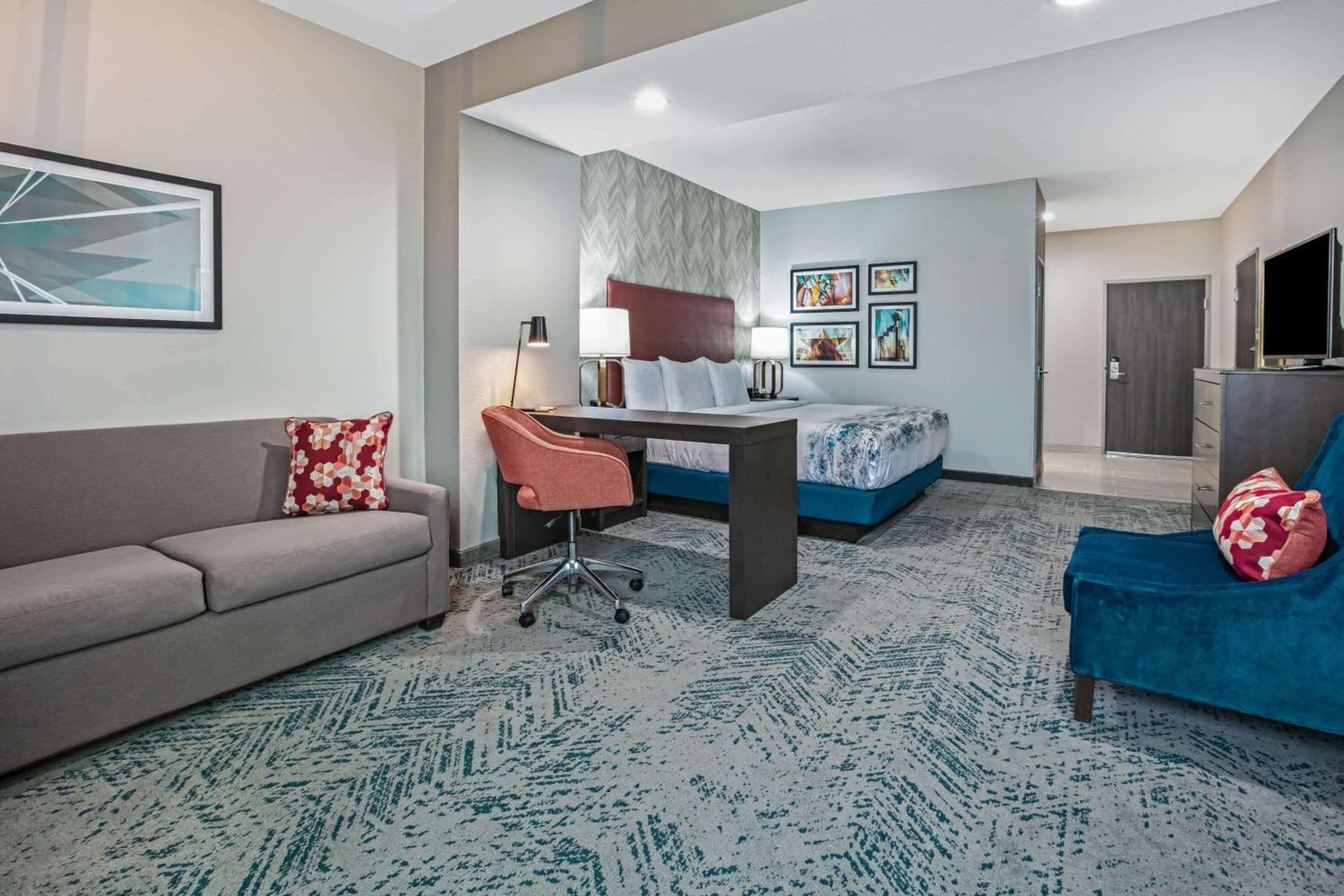 La Quinta Inn & Suites by Wyndham DFW West-Glade Parks gallery photo in Euless, TX — image 7