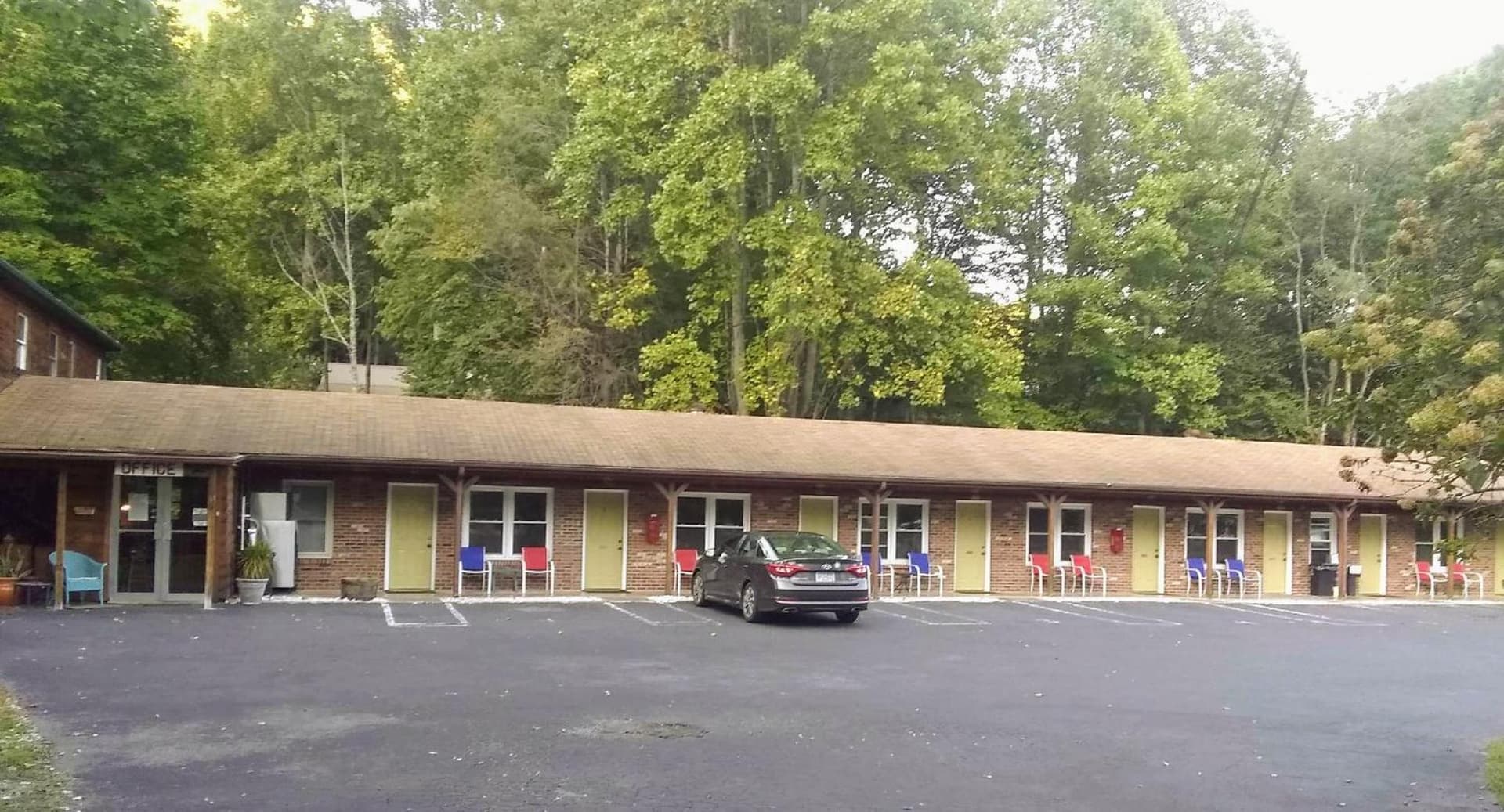 Stony Creek Motel interior in Maggie Valley, NC — gallery photo 2