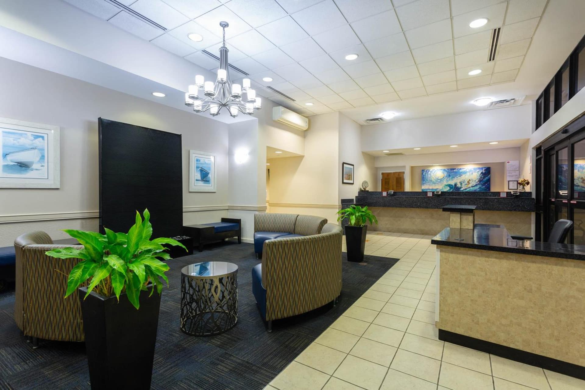 Ramada Plaza by Wyndham Virginia Beach Oceanfront gallery photo in Virginia Beach, VA — image 8