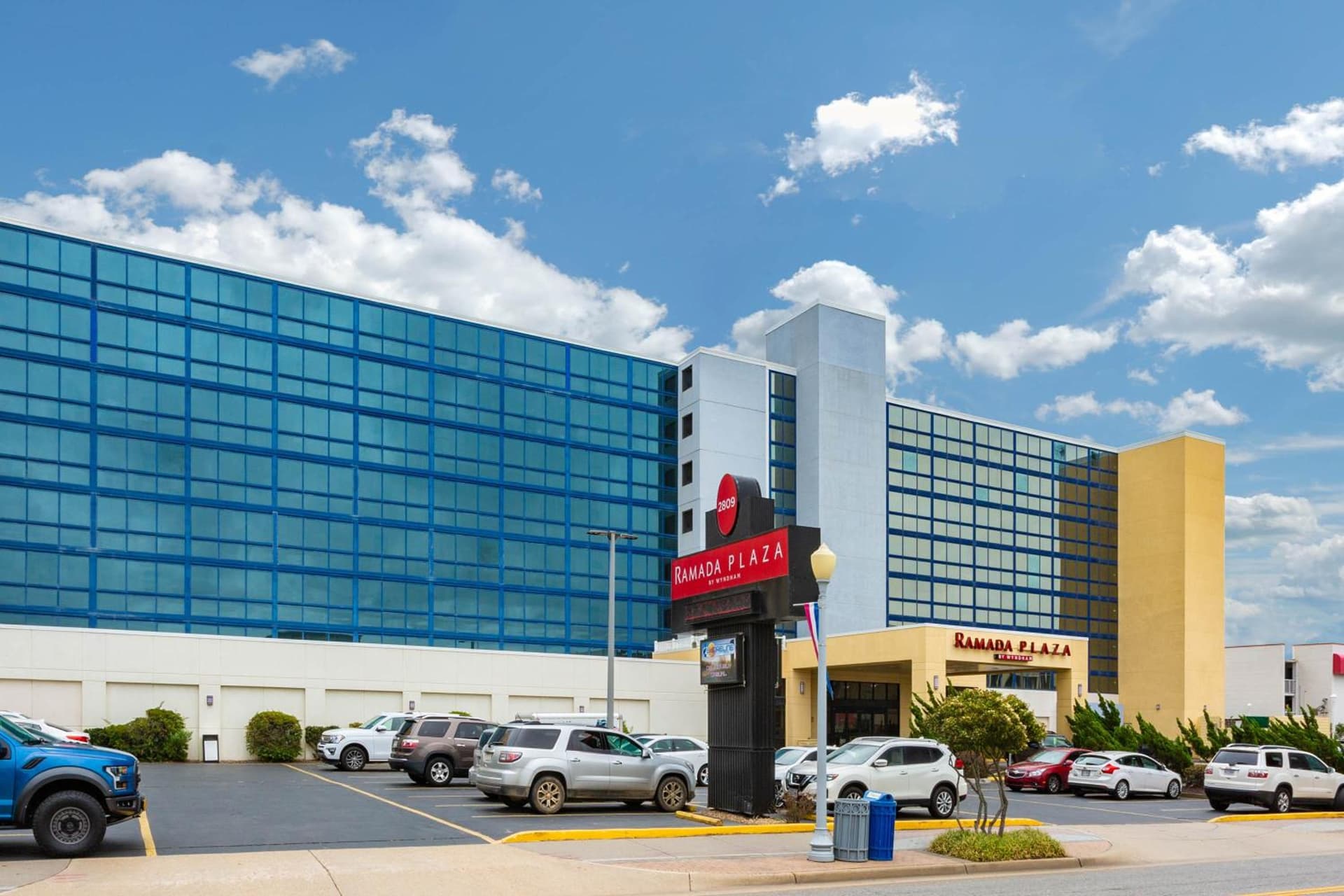 Ramada Plaza by Wyndham Virginia Beach Oceanfront gallery photo in Virginia Beach, VA — image 58