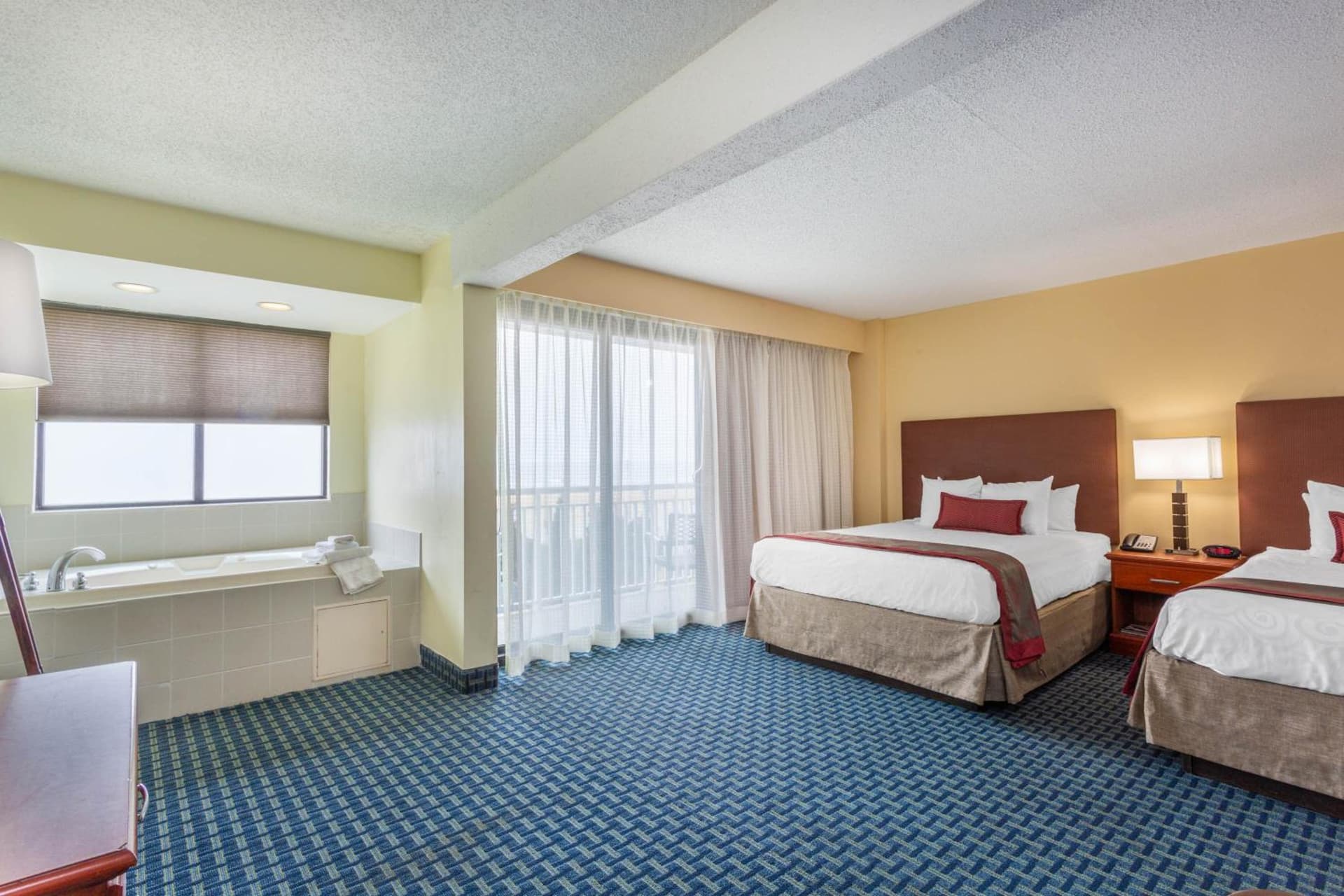 Ramada Plaza by Wyndham Virginia Beach Oceanfront gallery photo in Virginia Beach, VA — image 48