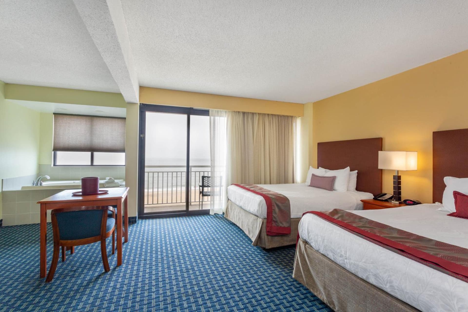 Ramada Plaza by Wyndham Virginia Beach Oceanfront gallery photo in Virginia Beach, VA — image 12