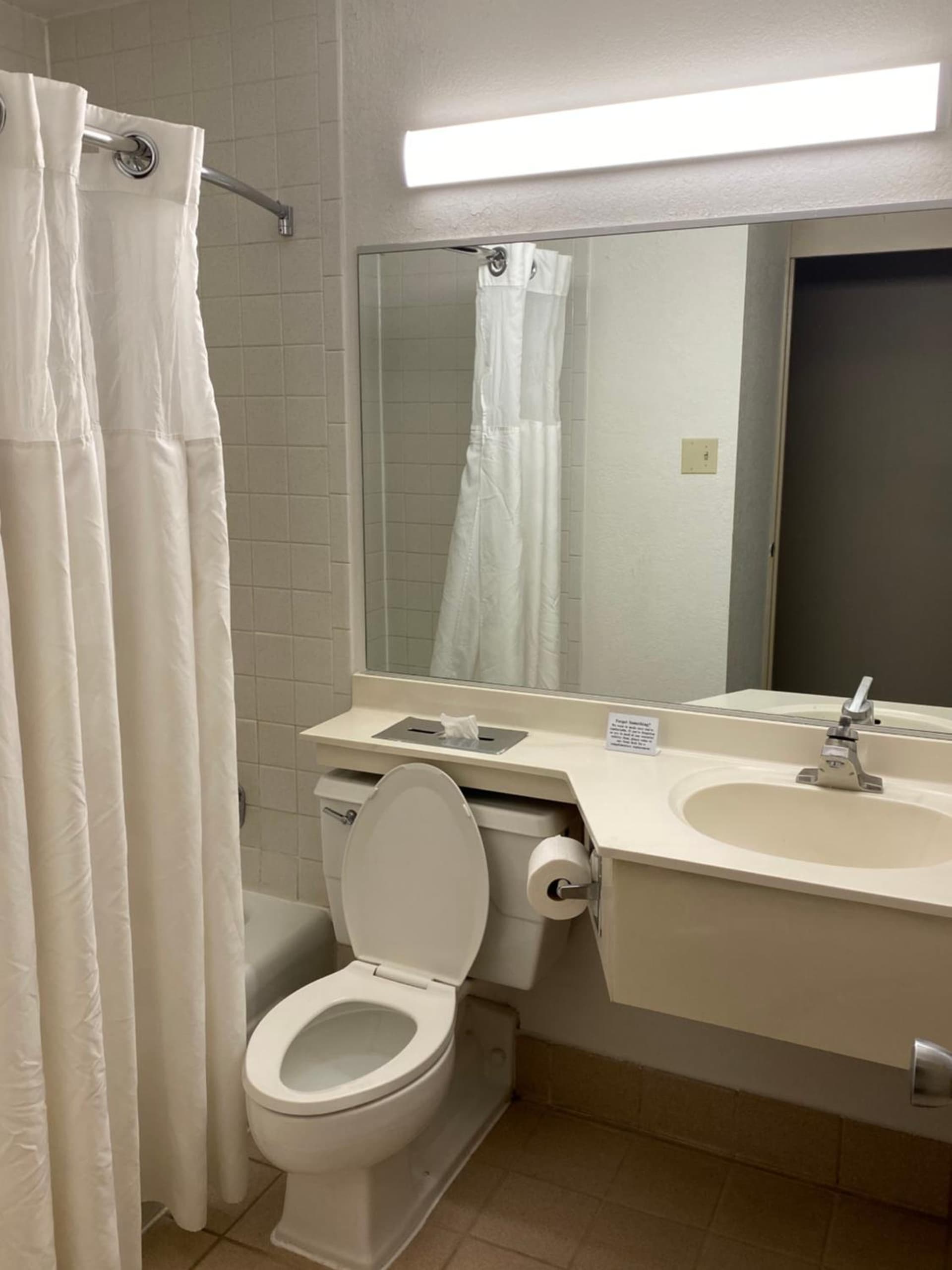Ramada by Wyndham Albuquerque Midtown gallery photo in Albuquerque, NM — image 4