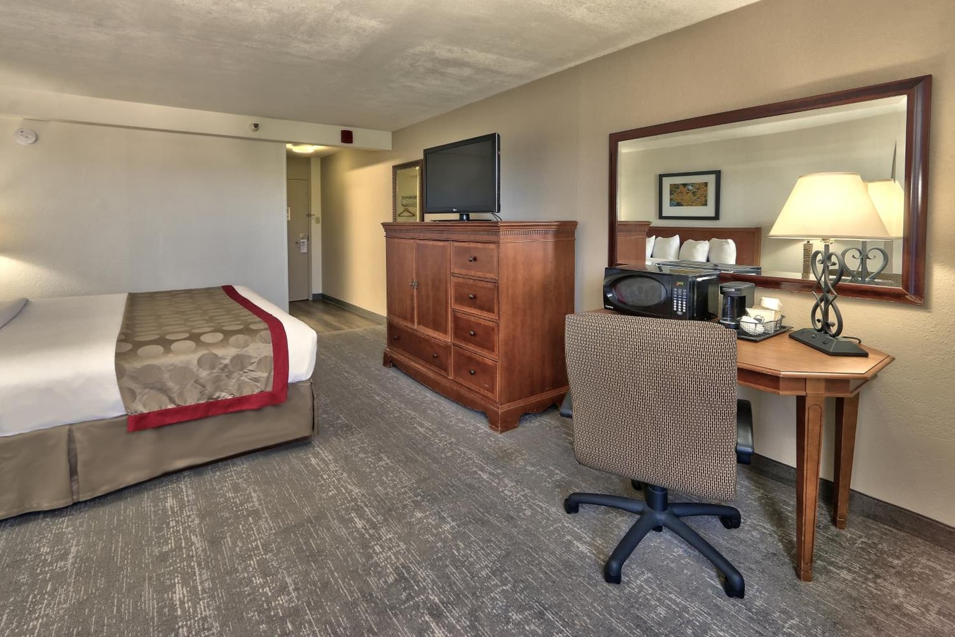 Ramada by Wyndham Albuquerque Midtown gallery photo in Albuquerque, NM — image 49