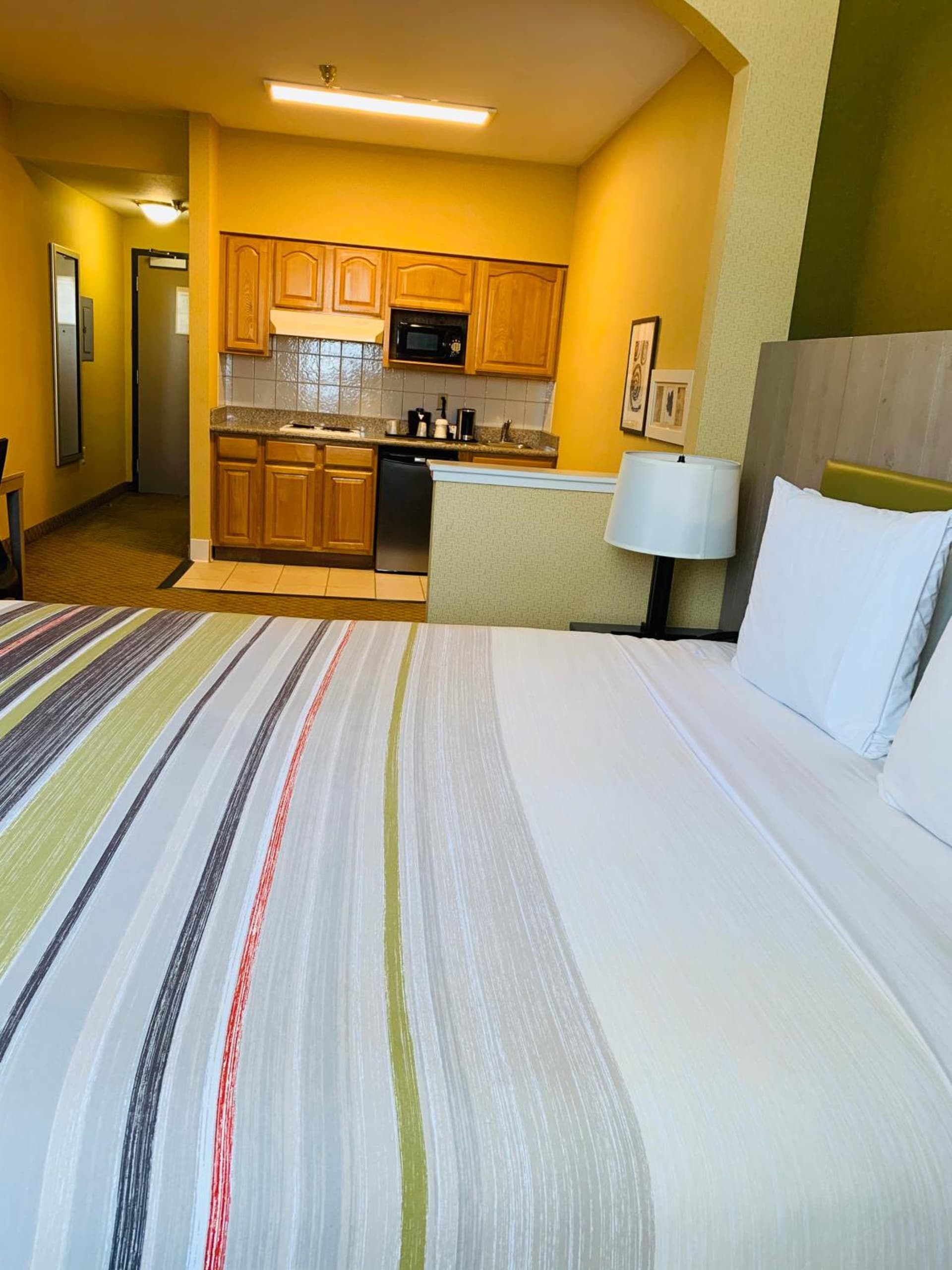 Country Inn & Suites by Radisson, San Jose International Airport, CA gallery photo in San Jose, CA — image 11