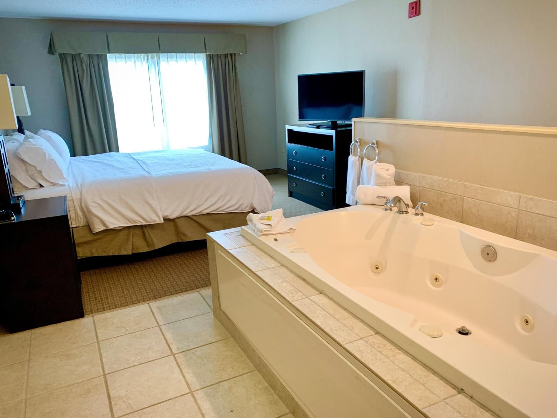 Holiday Inn Express & Suites - Olathe North by IHG gallery photo in Olathe, KS — image 23