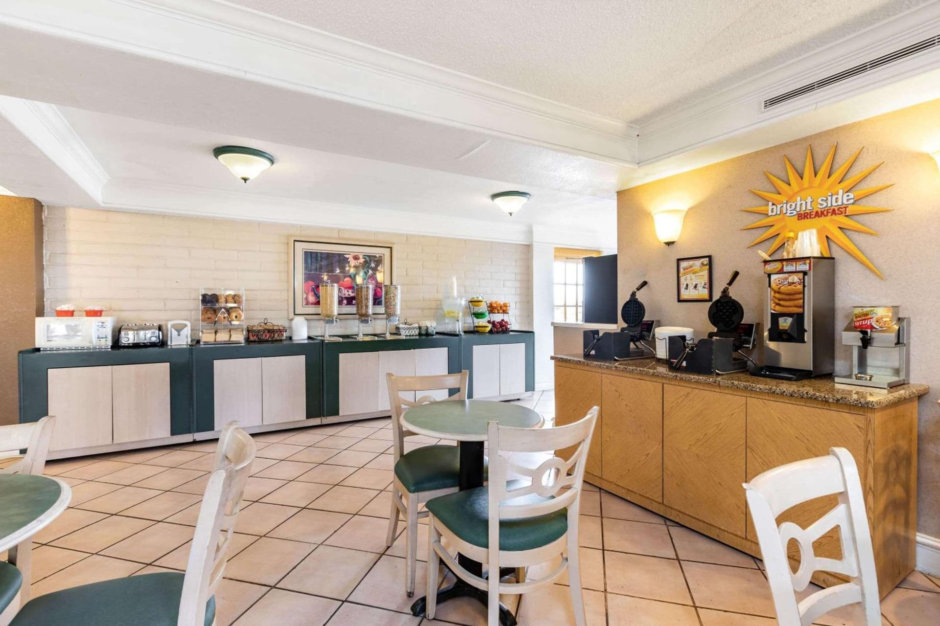 La Quinta Inn by Wyndham El Paso West gallery photo in El Paso, TX — image 13
