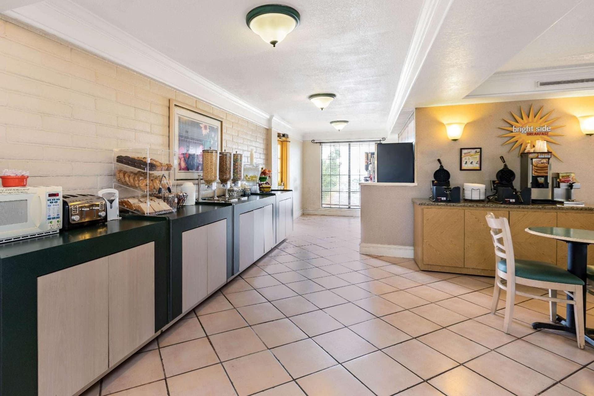 La Quinta Inn by Wyndham El Paso West gallery photo in El Paso, TX — image 28