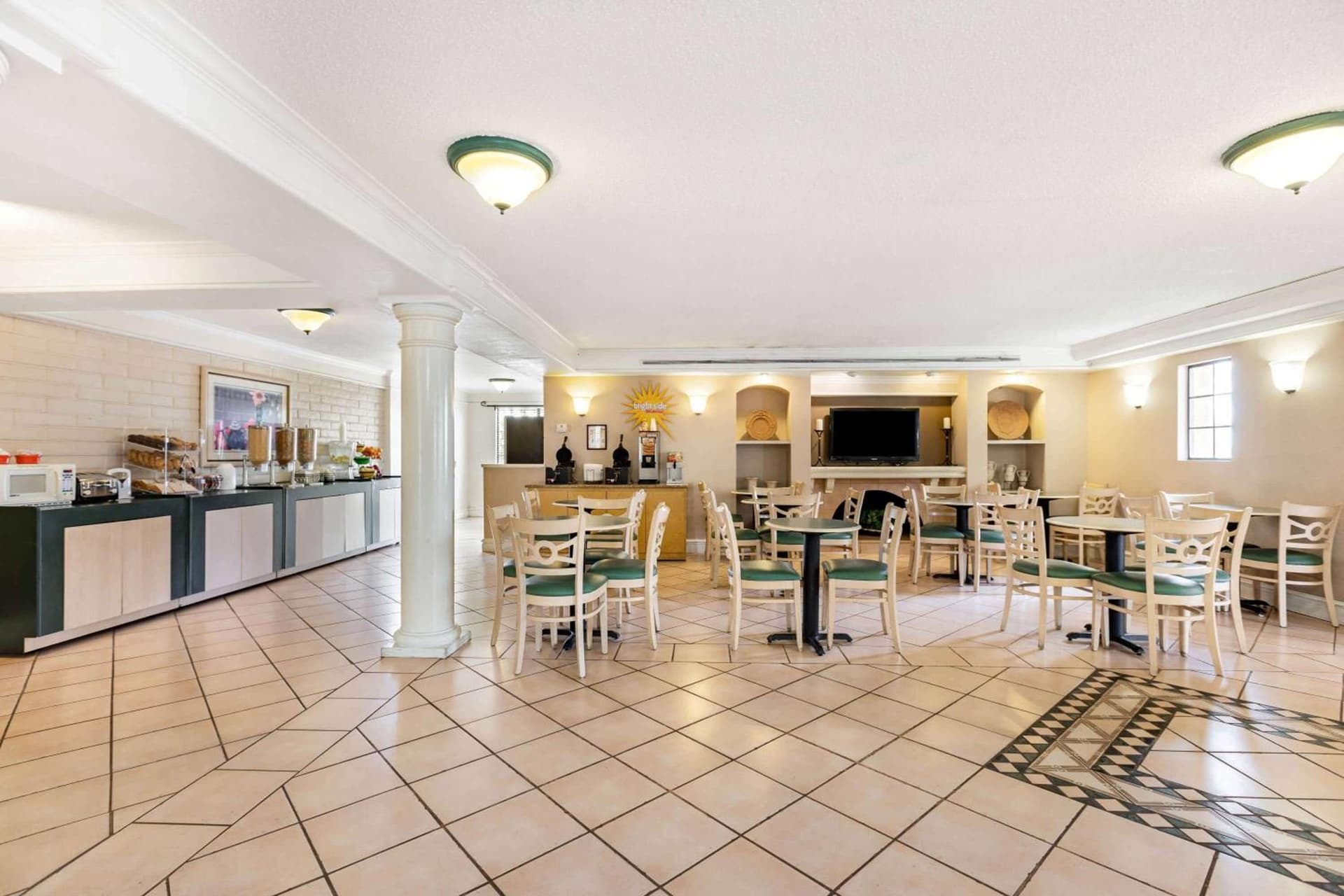 La Quinta Inn by Wyndham El Paso West gallery photo in El Paso, TX — image 30
