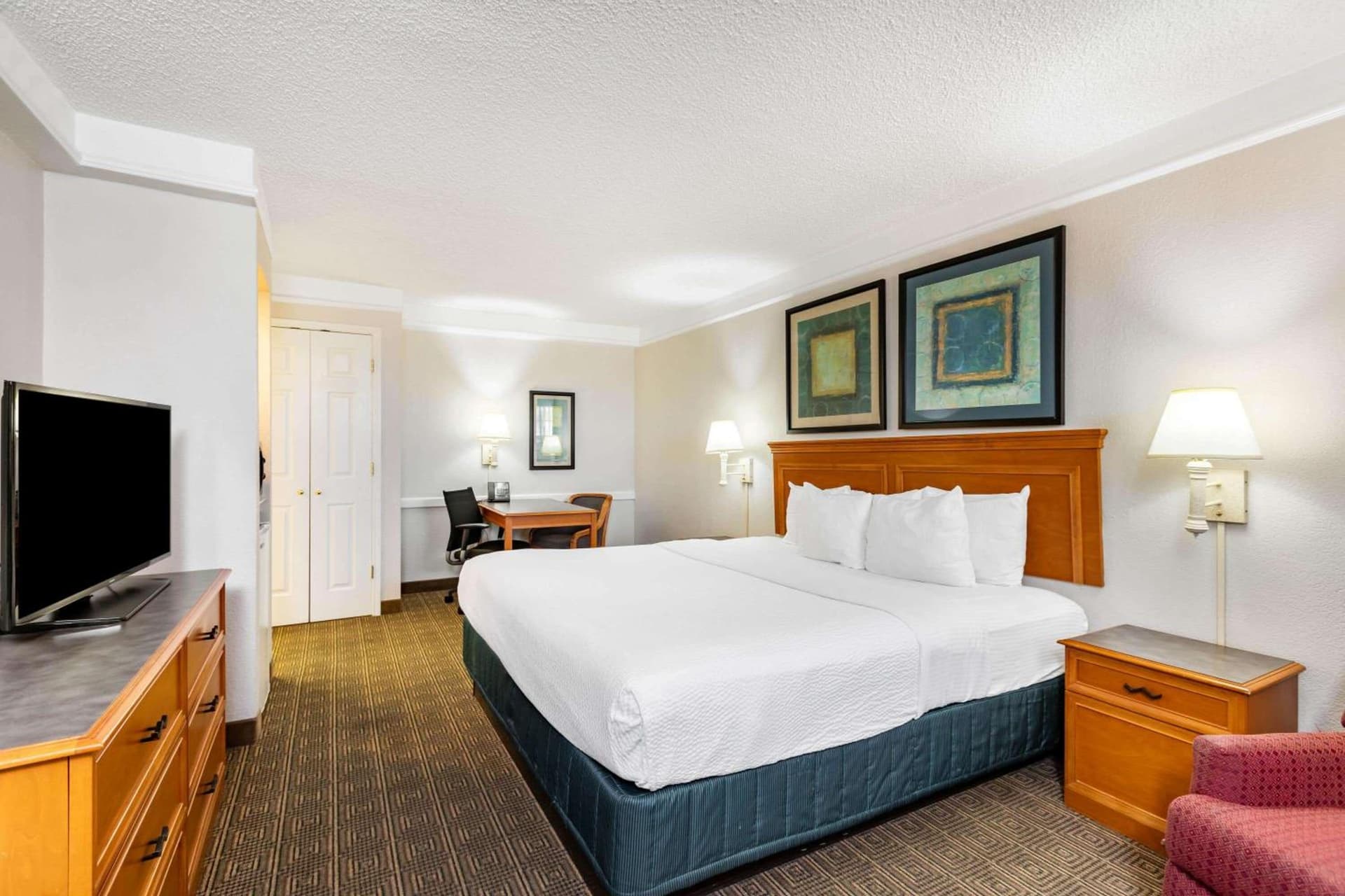 La Quinta Inn by Wyndham El Paso West gallery photo in El Paso, TX — image 9