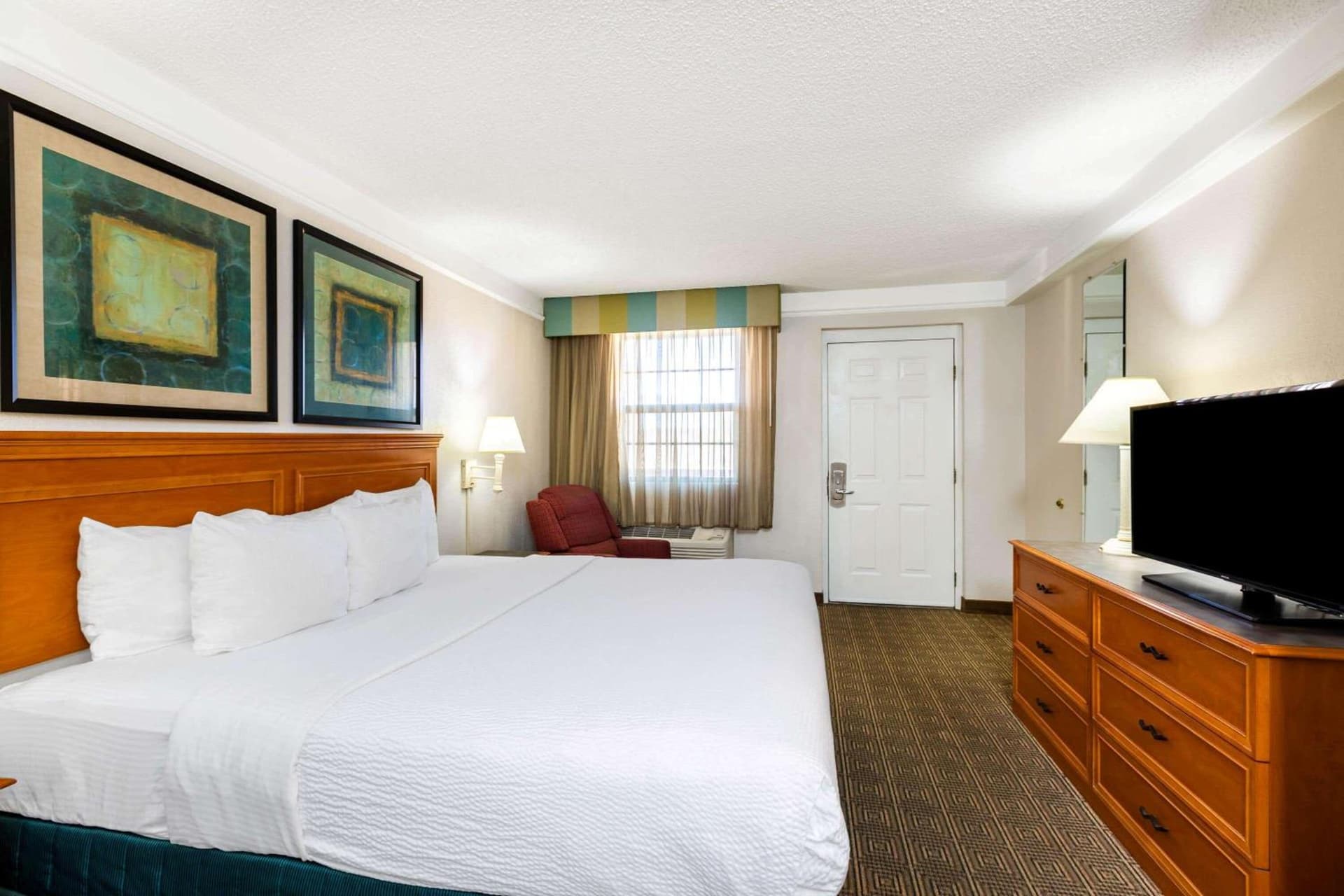 La Quinta Inn by Wyndham El Paso West gallery photo in El Paso, TX — image 16