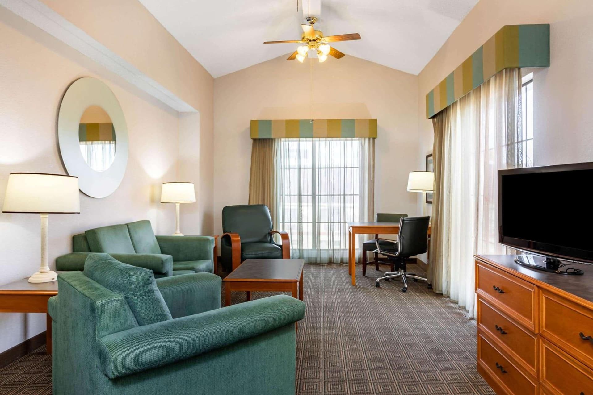 La Quinta Inn by Wyndham El Paso West gallery photo in El Paso, TX — image 11