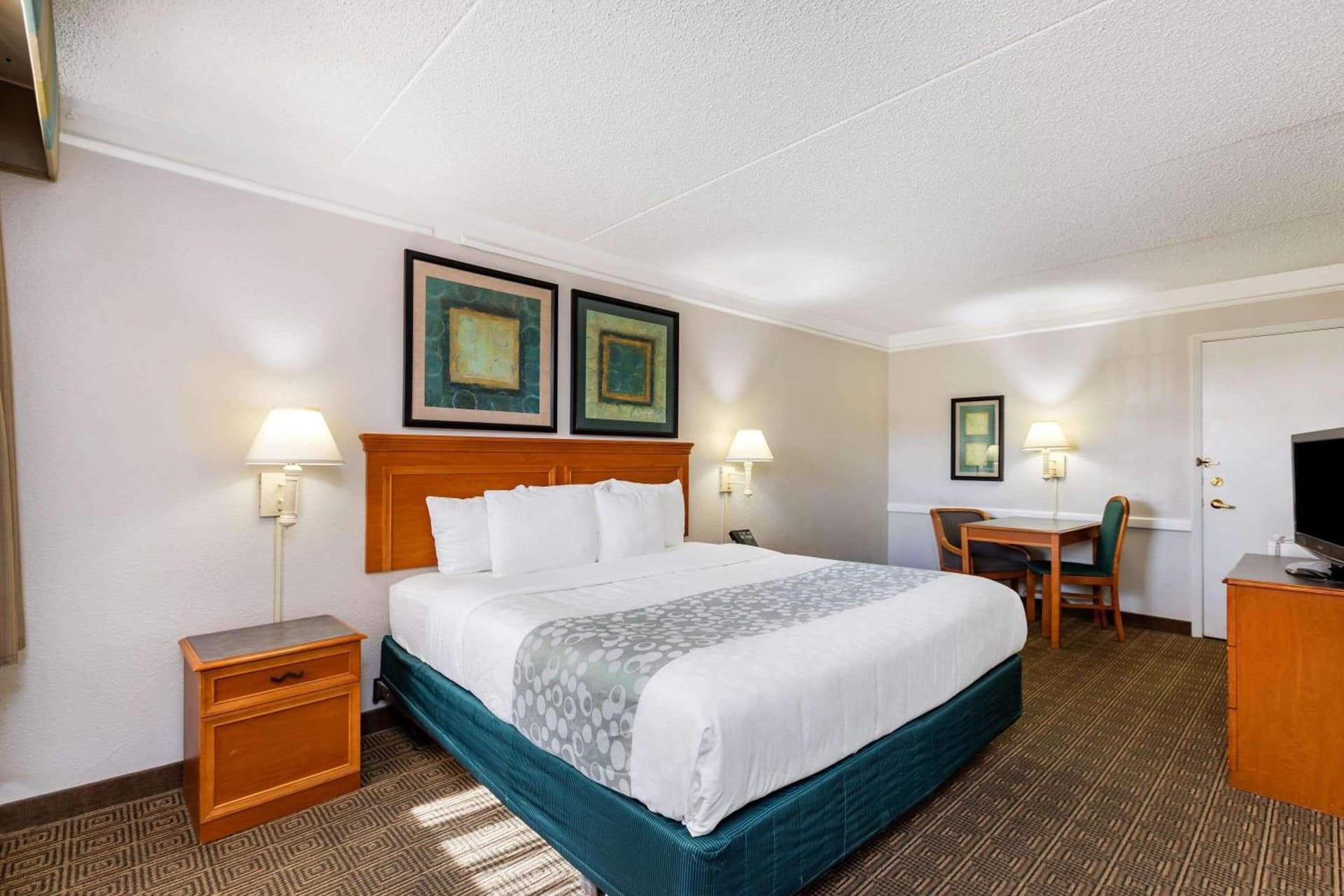 La Quinta Inn by Wyndham El Paso West gallery photo in El Paso, TX — image 7