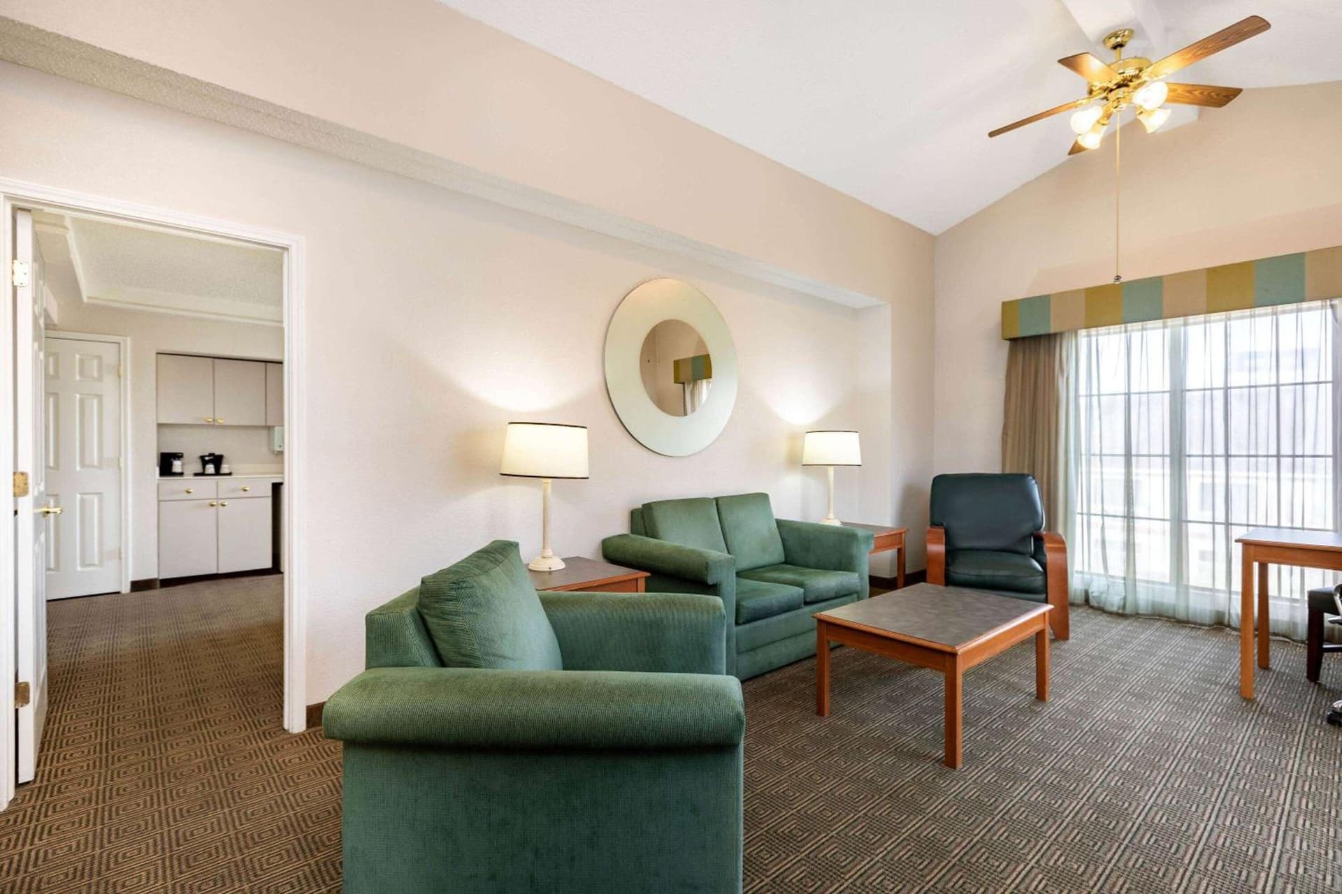 La Quinta Inn by Wyndham El Paso West gallery photo in El Paso, TX — image 21