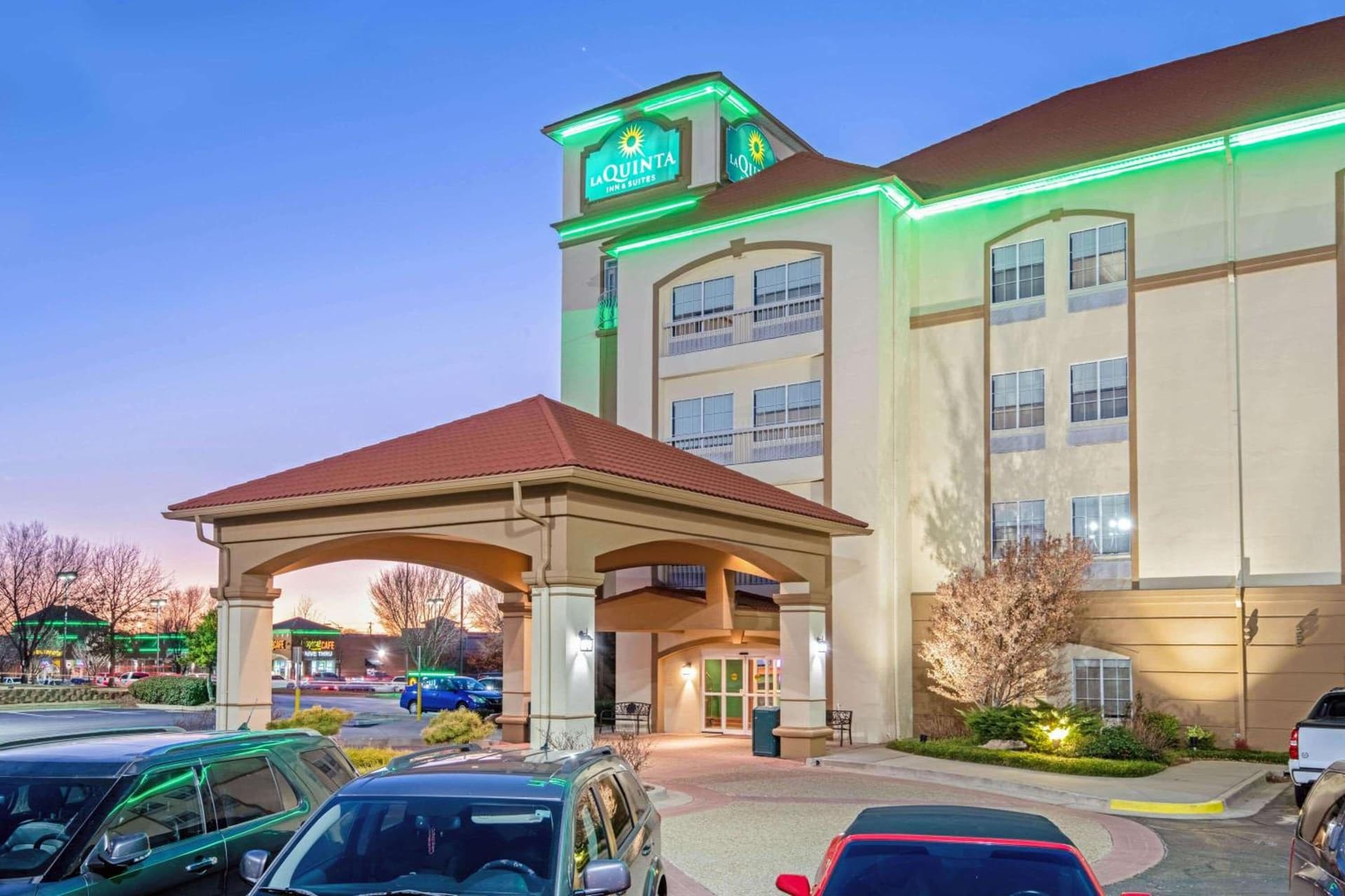 La Quinta by Wyndham Oklahoma City - Moore interior in Moore, OK — gallery photo 2