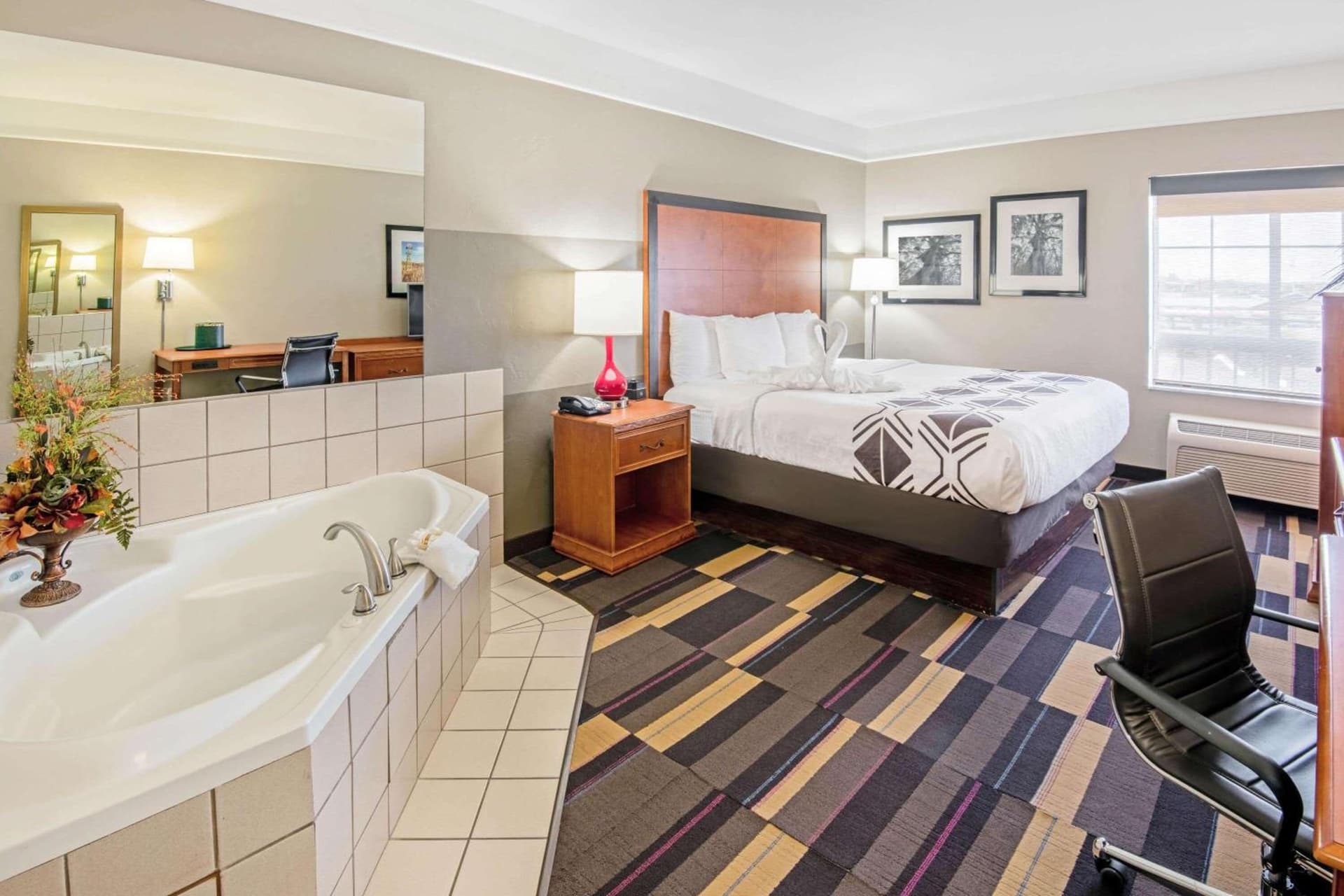 La Quinta by Wyndham Oklahoma City - Moore gallery photo in Moore, OK — image 33