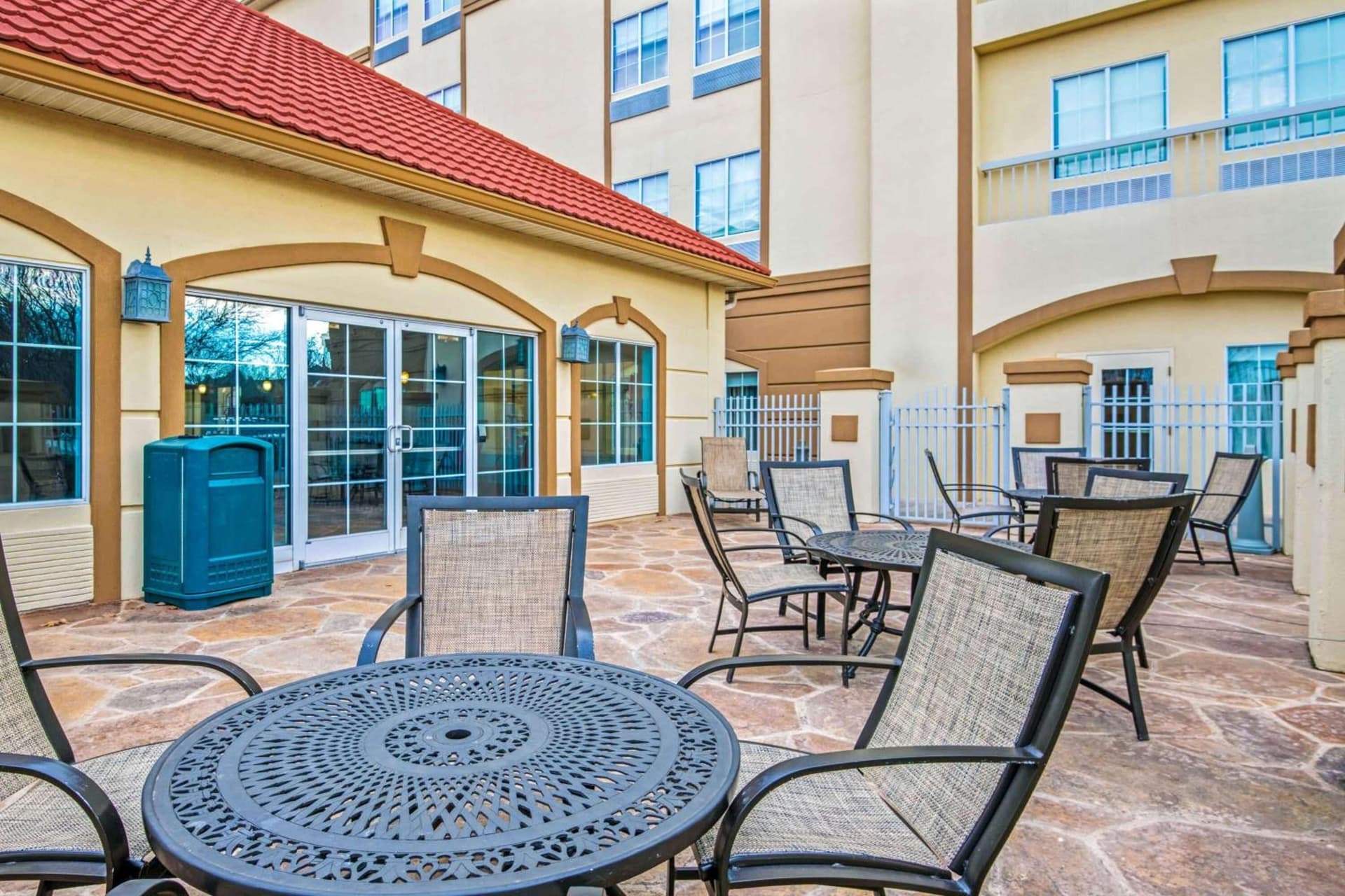 La Quinta by Wyndham Oklahoma City - Moore interior in Moore, OK — gallery photo 2