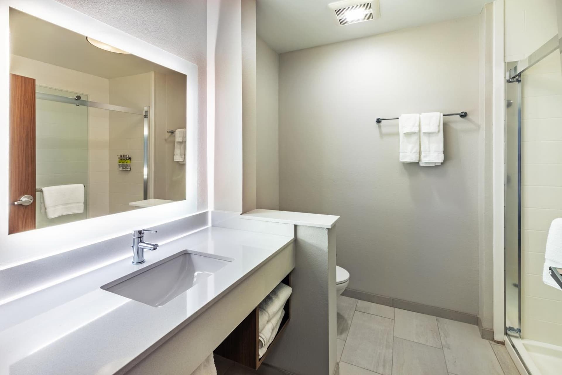 Holiday Inn Express & Suites - Parsons by IHG property views in Parsons, KS — gallery photo 3
