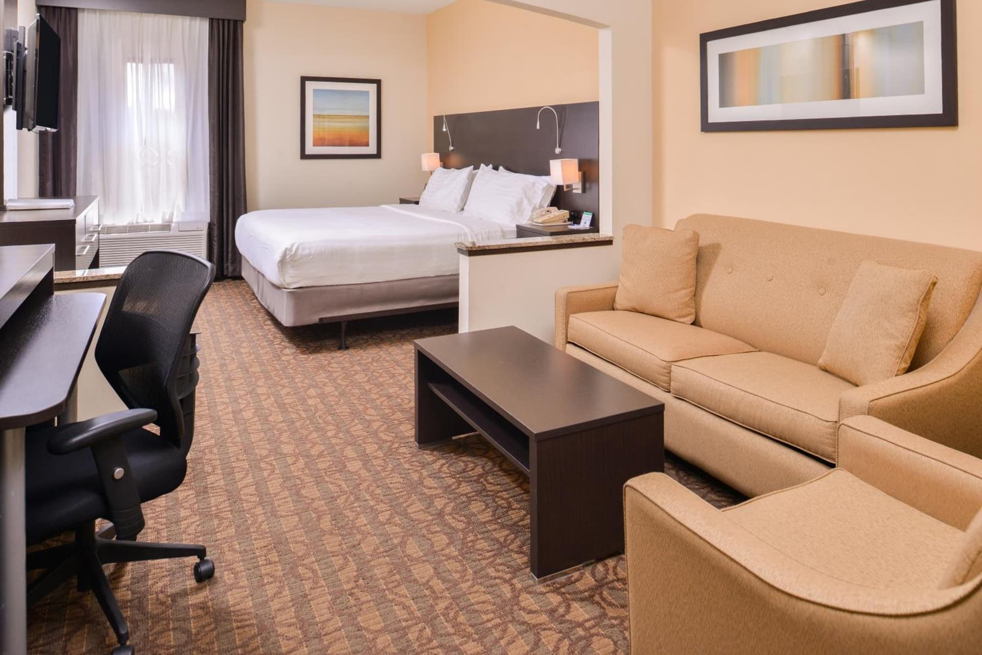 Holiday Inn Express & Suites Topeka West I-70 Wanamaker by IHG gallery photo in Topeka, KS — image 59