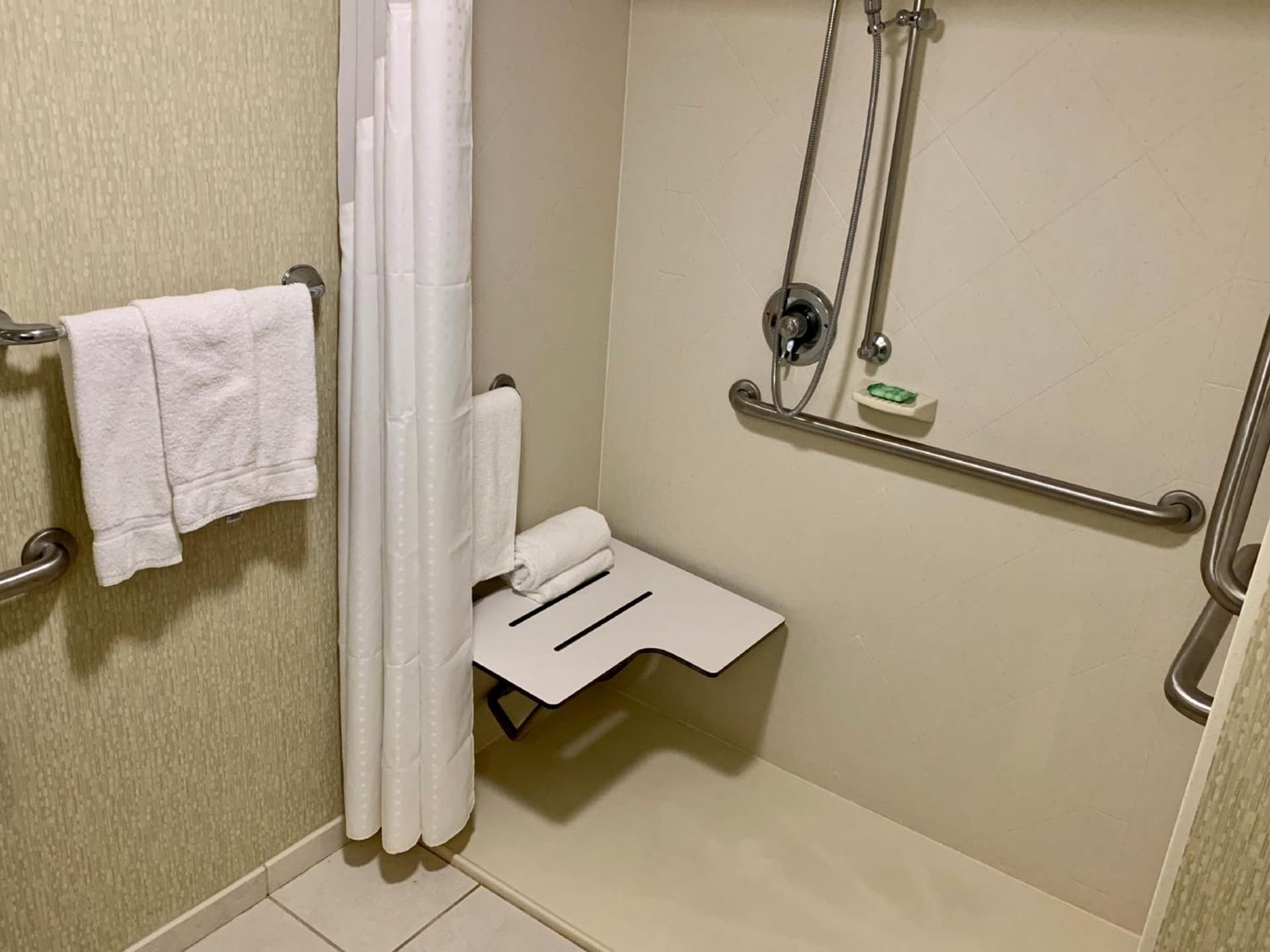 Holiday Inn & Suites Virginia Beach - North Beach by IHG gallery photo in Virginia Beach, VA — image 24