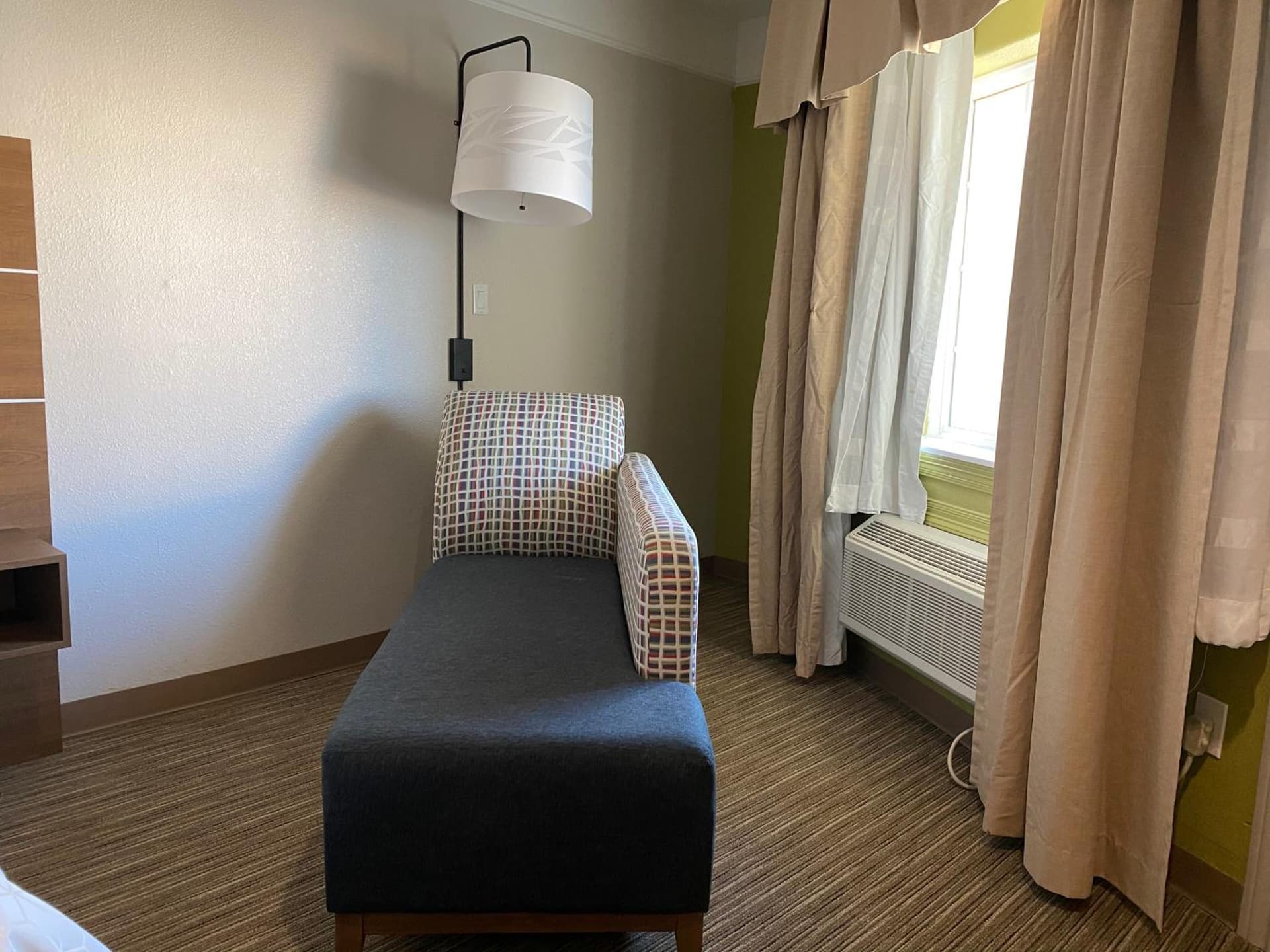 Holiday Inn Express & Suites Galveston West-Seawall gallery photo in Galveston, TX — image 45