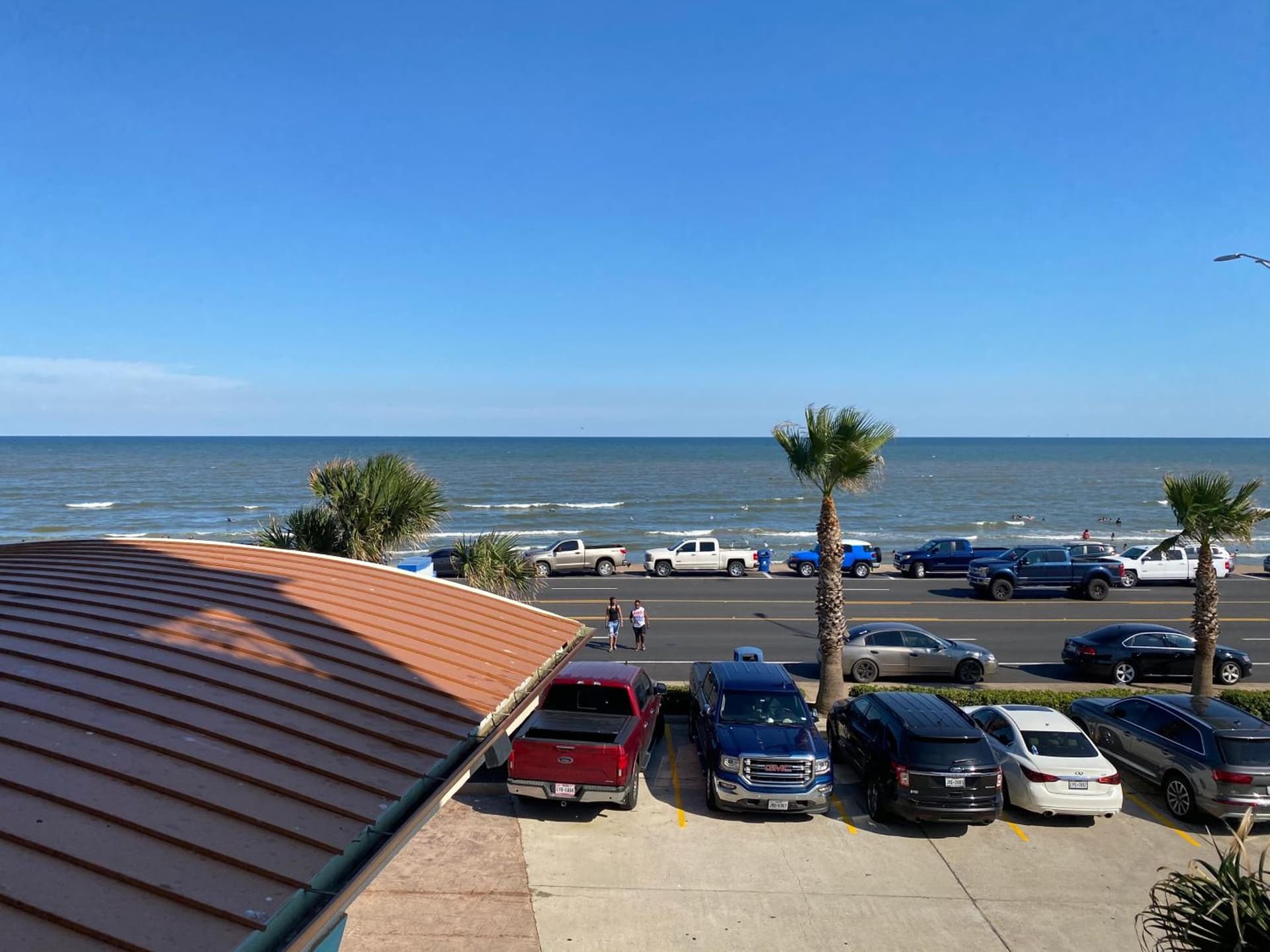 Holiday Inn Express & Suites Galveston West-Seawall property views in Galveston, TX — gallery photo 3