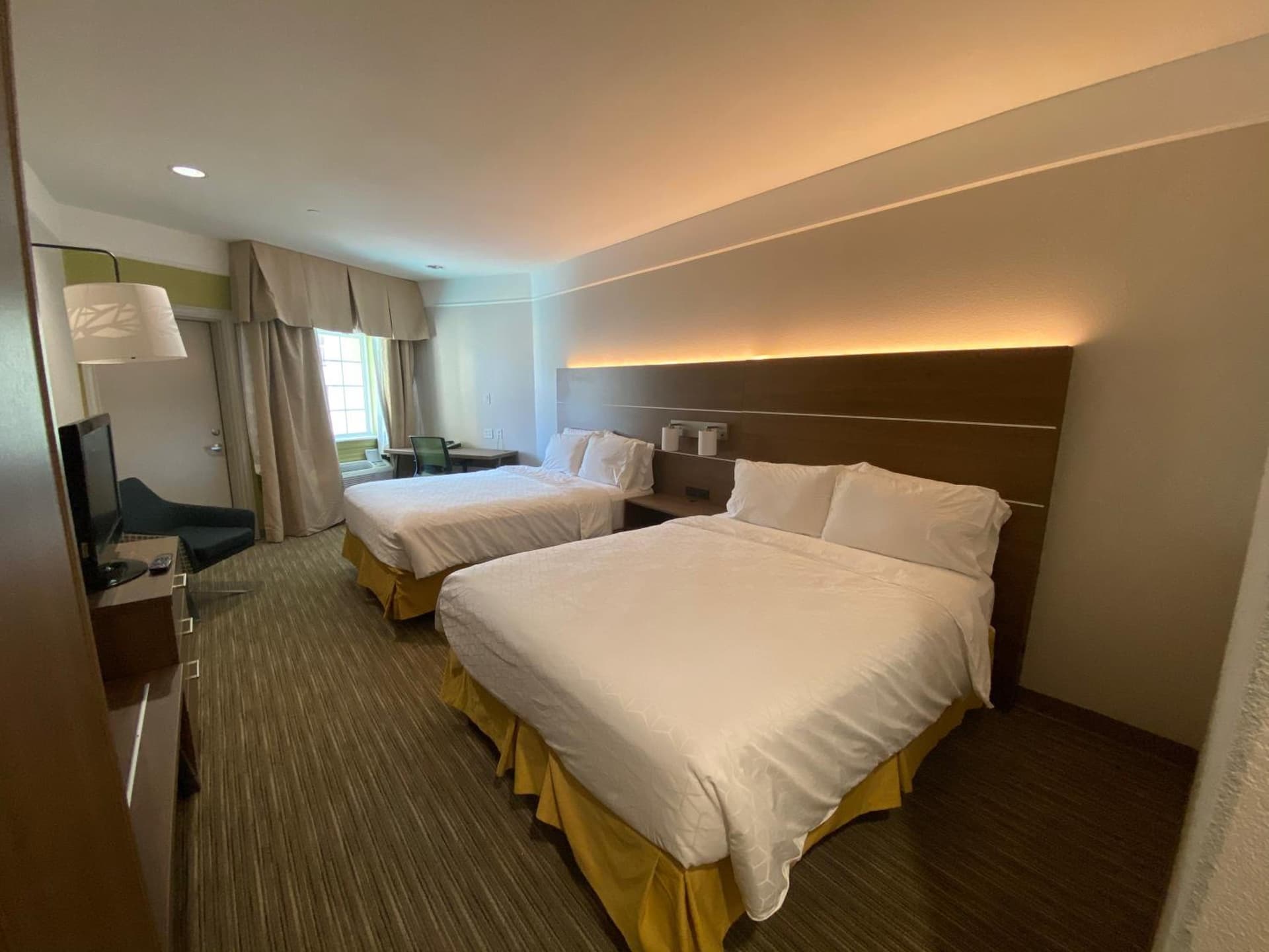 Holiday Inn Express & Suites Galveston West-Seawall gallery photo in Galveston, TX — image 56