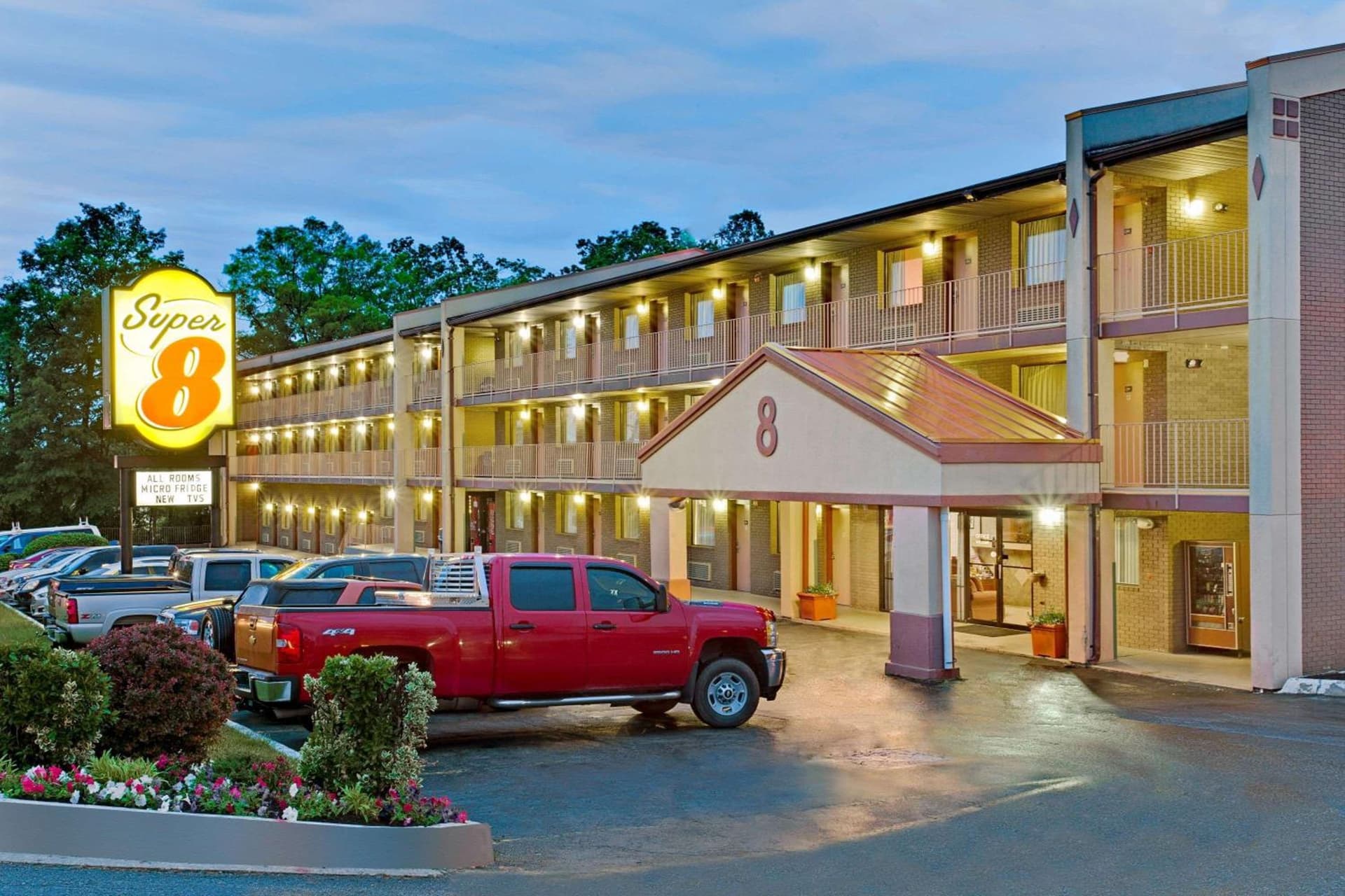 Super 8 by Wyndham Laurel interior in Laurel, MD — gallery photo 2