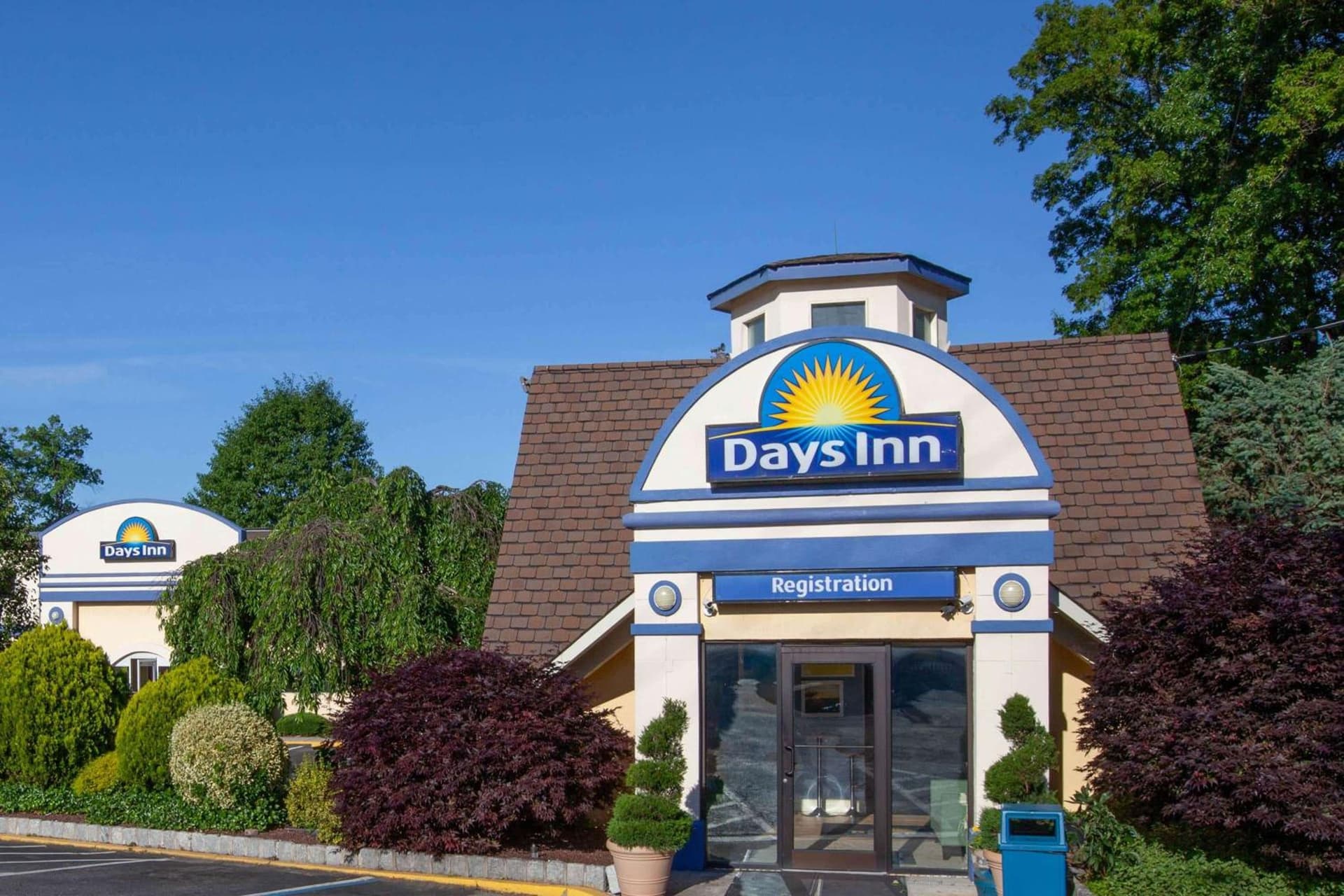 Days Inn by Wyndham Nanuet / Spring Valley property views in Nanuet, NY — gallery photo 3