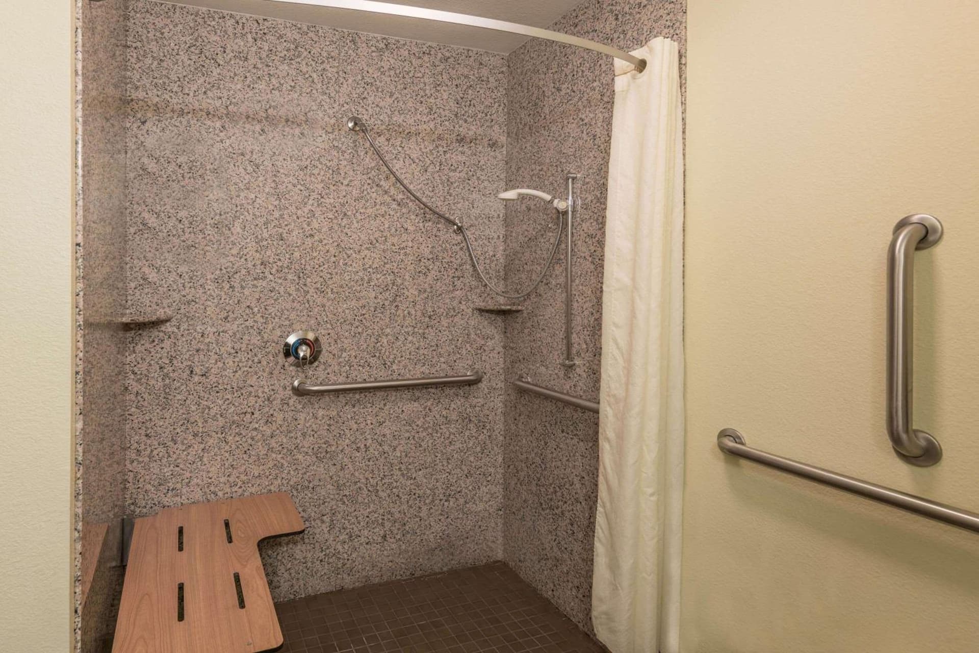 La Quinta by Wyndham Las Vegas Airport South gallery photo in Las Vegas, NV — image 13