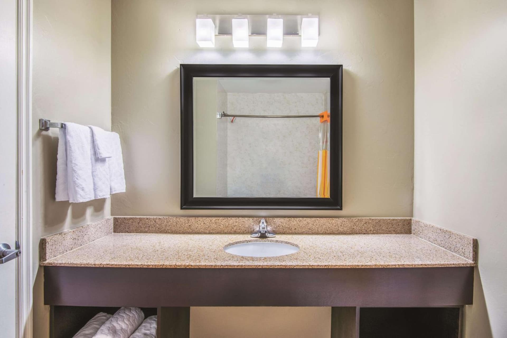 La Quinta by Wyndham Oklahoma City - Moore gallery photo in Moore, OK — image 7