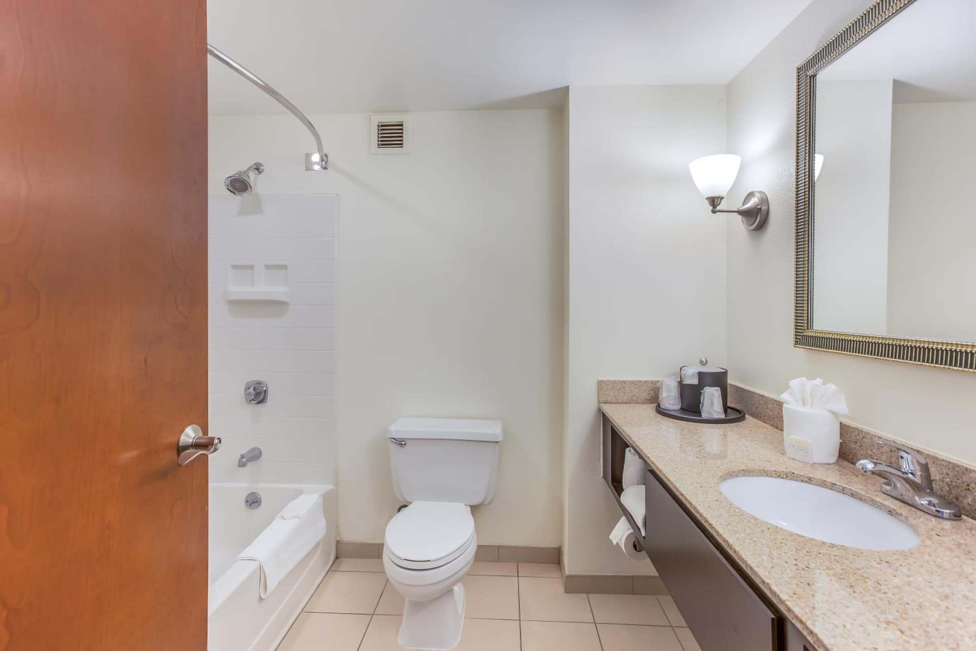 Burrstone Inn, an Ascend Collection Hotel gallery photo in Utica, NY — image 6