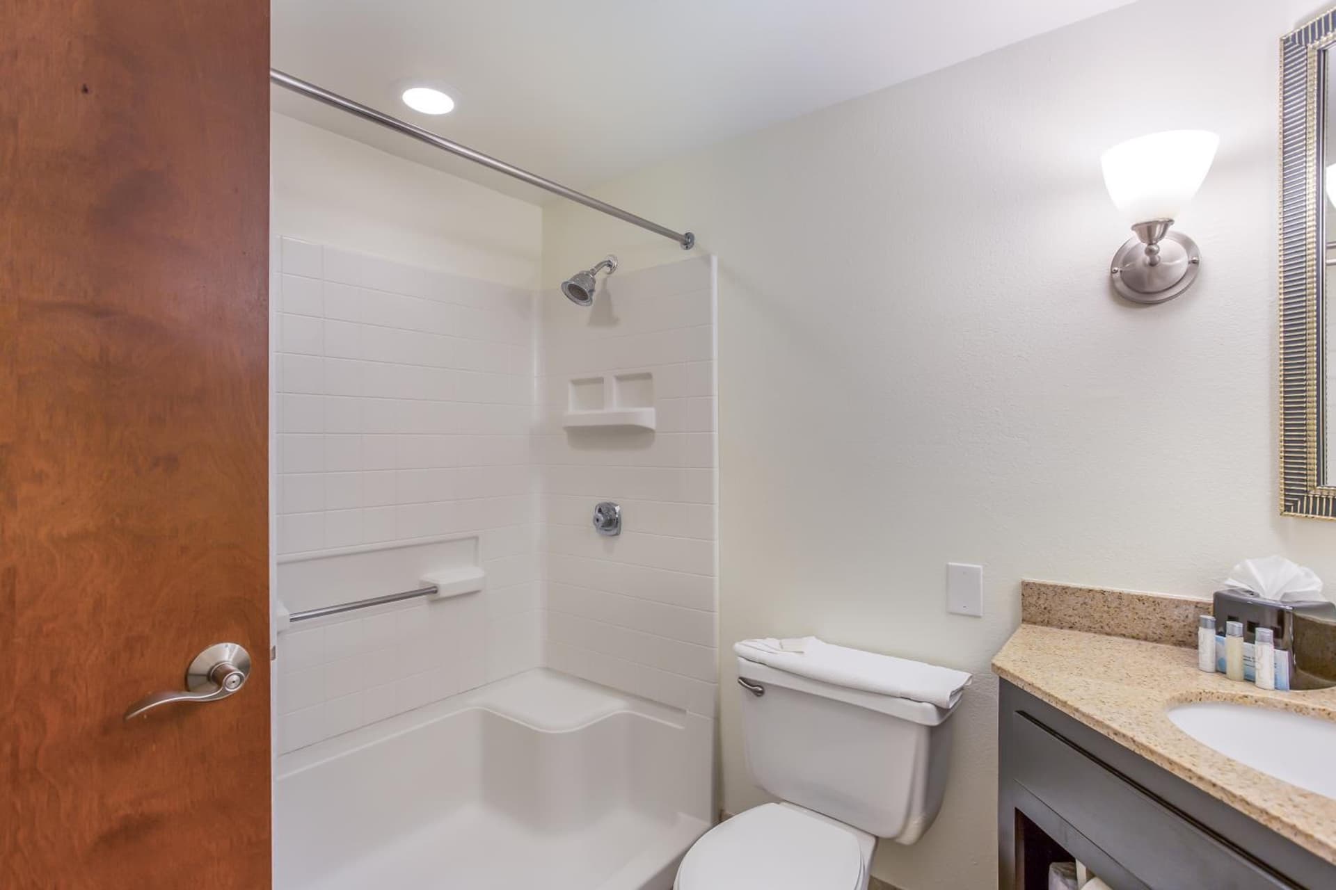 Burrstone Inn, an Ascend Collection Hotel gallery photo in Utica, NY — image 41