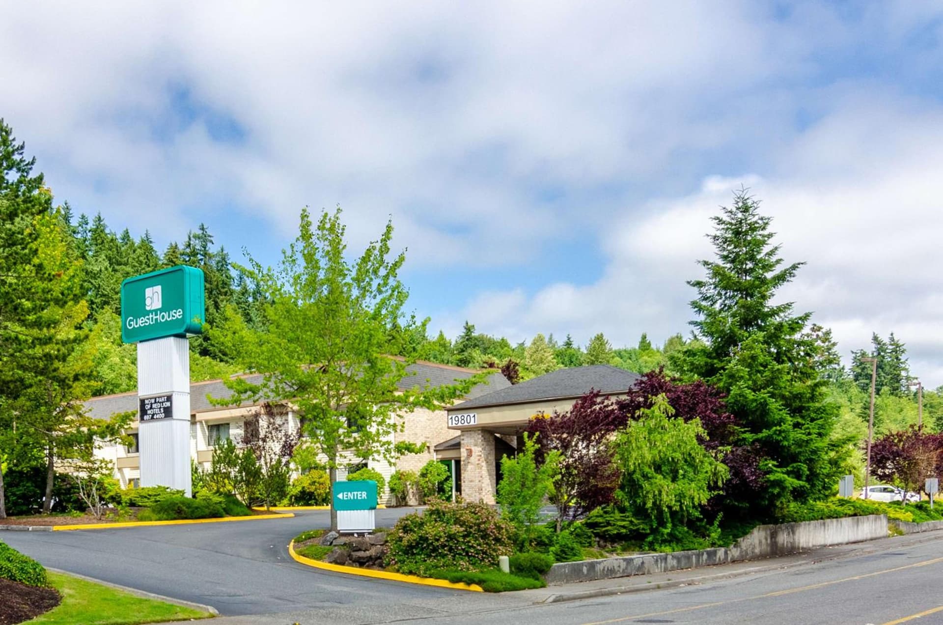 GuestHouse Inn & Suites Poulsbo featured exterior or lobby in Poulsbo, WA — similar hotel
