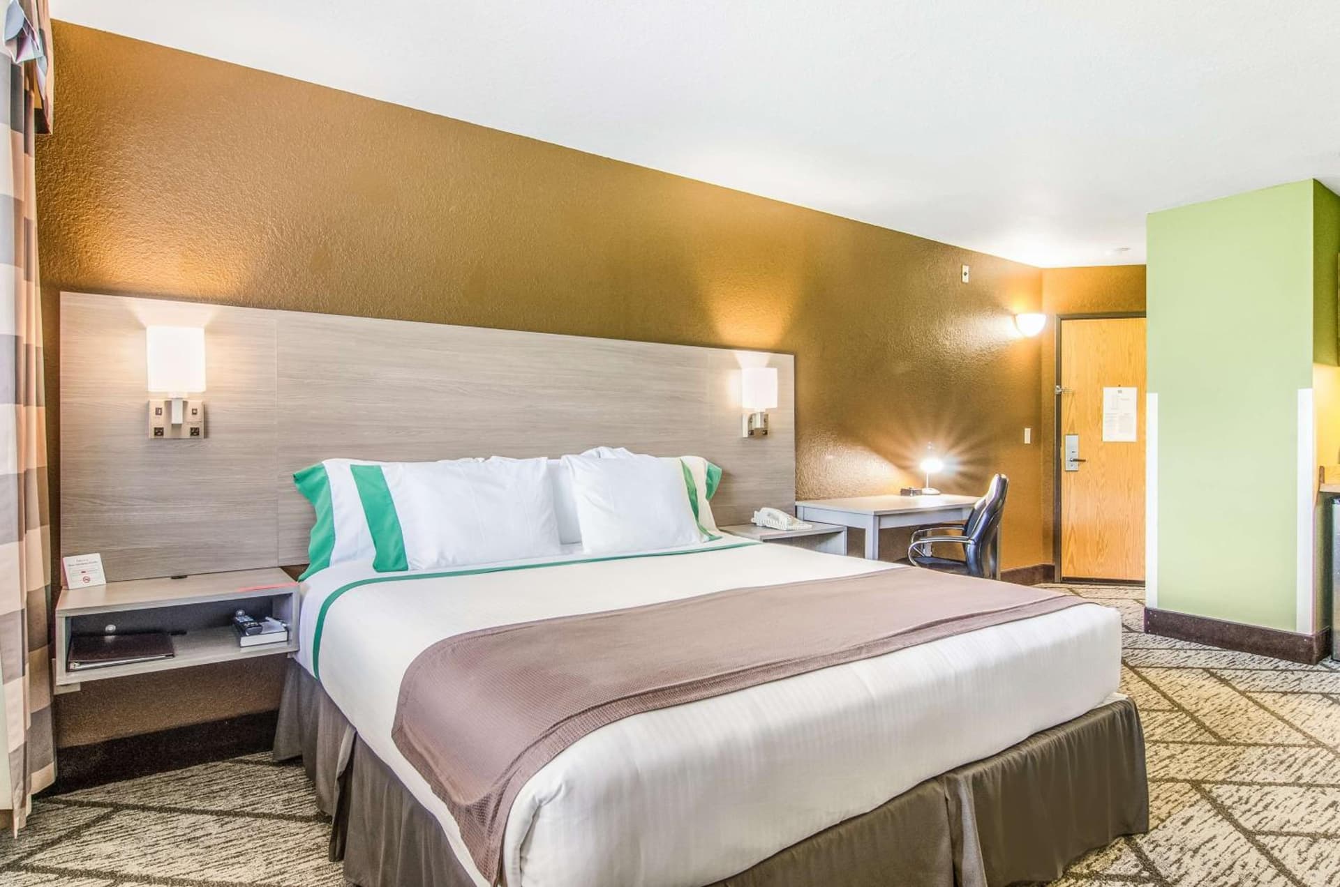 GuestHouse Inn & Suites Poulsbo gallery photo in Poulsbo, WA — image 19