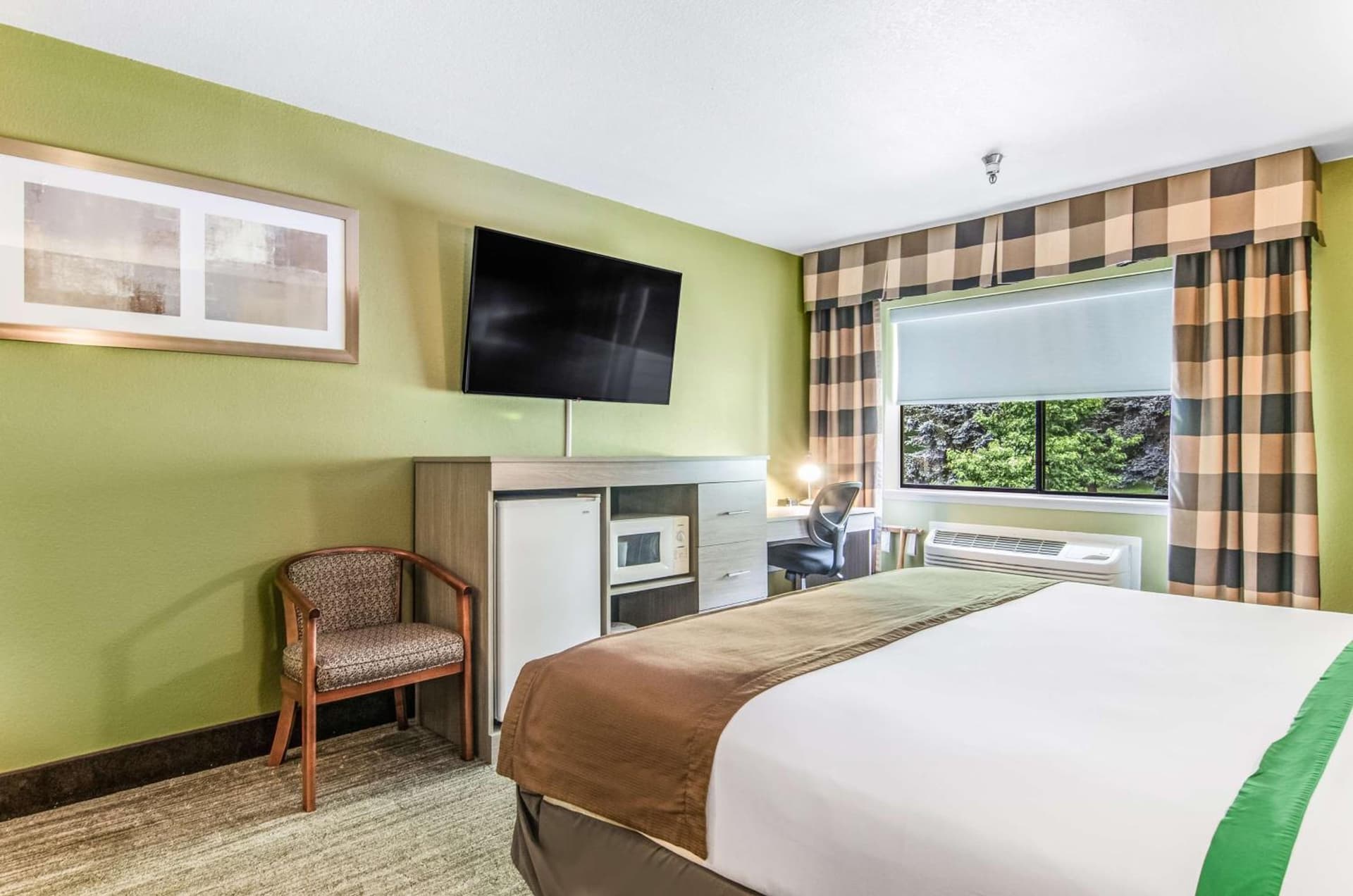 GuestHouse Inn & Suites Poulsbo gallery photo in Poulsbo, WA — image 21