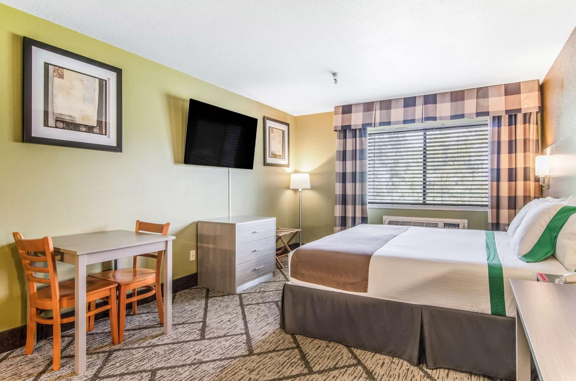 GuestHouse Inn & Suites Poulsbo gallery photo in Poulsbo, WA — image 7