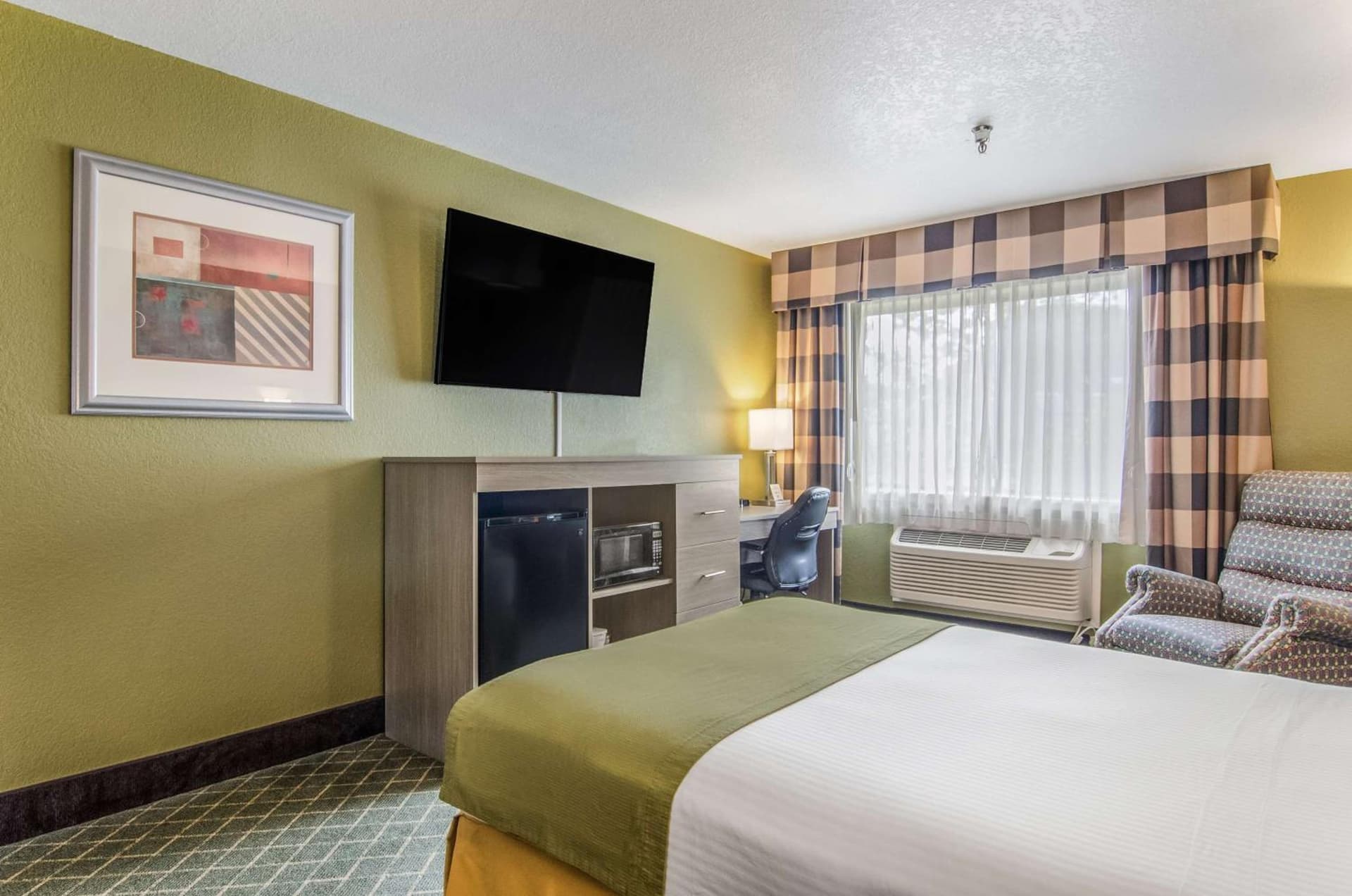 GuestHouse Inn & Suites Poulsbo gallery photo in Poulsbo, WA — image 26