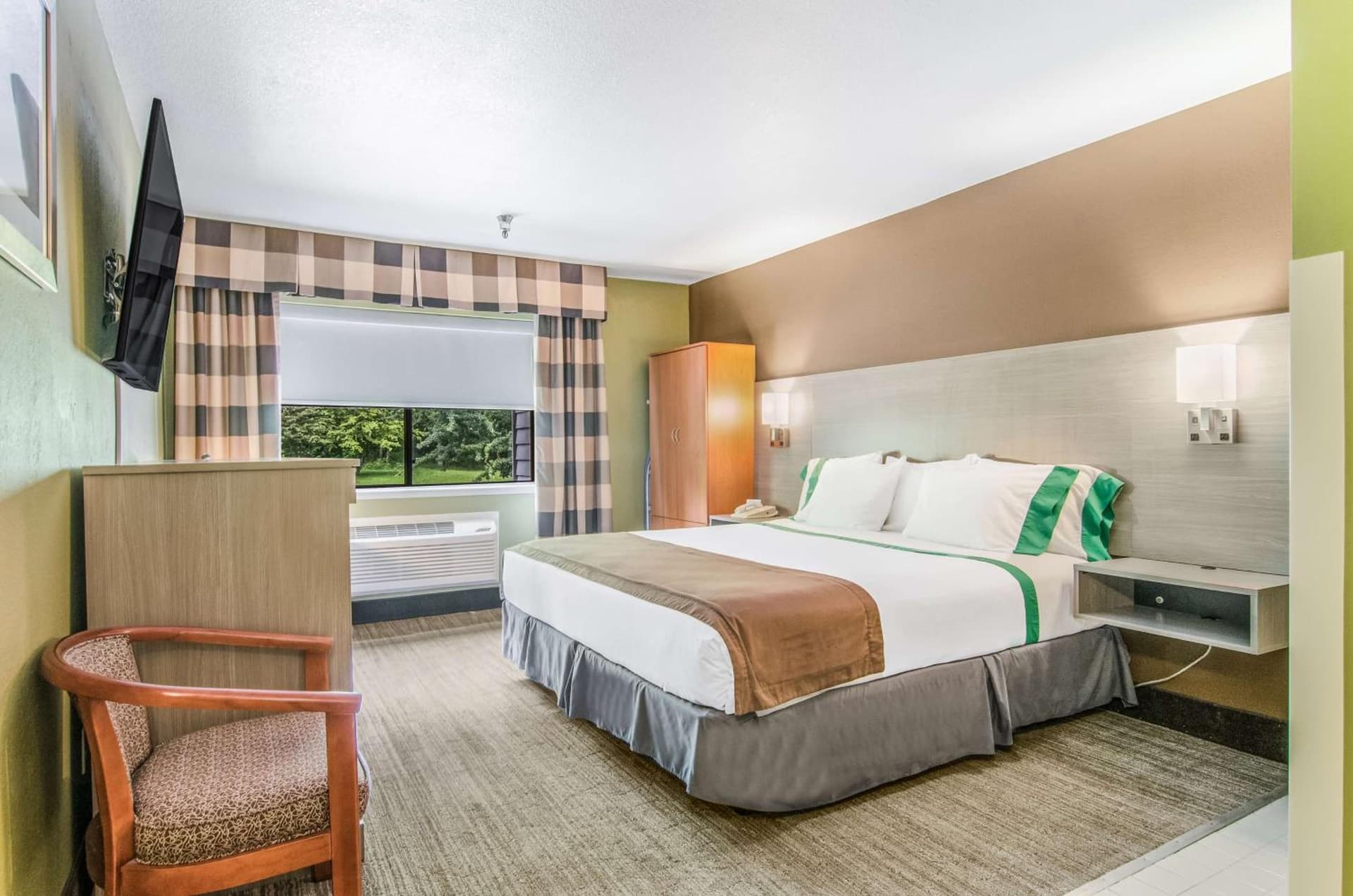 GuestHouse Inn & Suites Poulsbo gallery photo in Poulsbo, WA — image 9