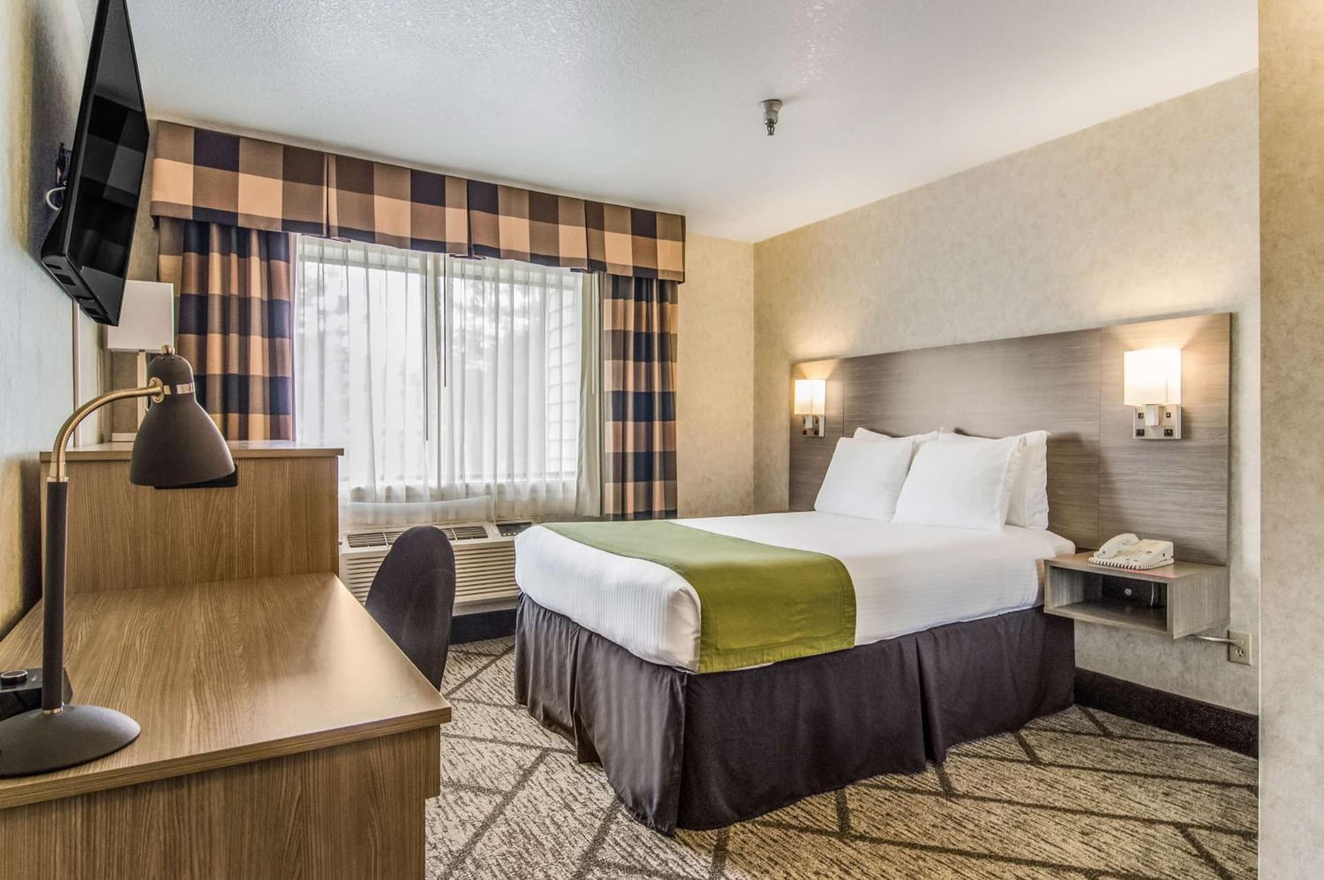 GuestHouse Inn & Suites Poulsbo gallery photo in Poulsbo, WA — image 25